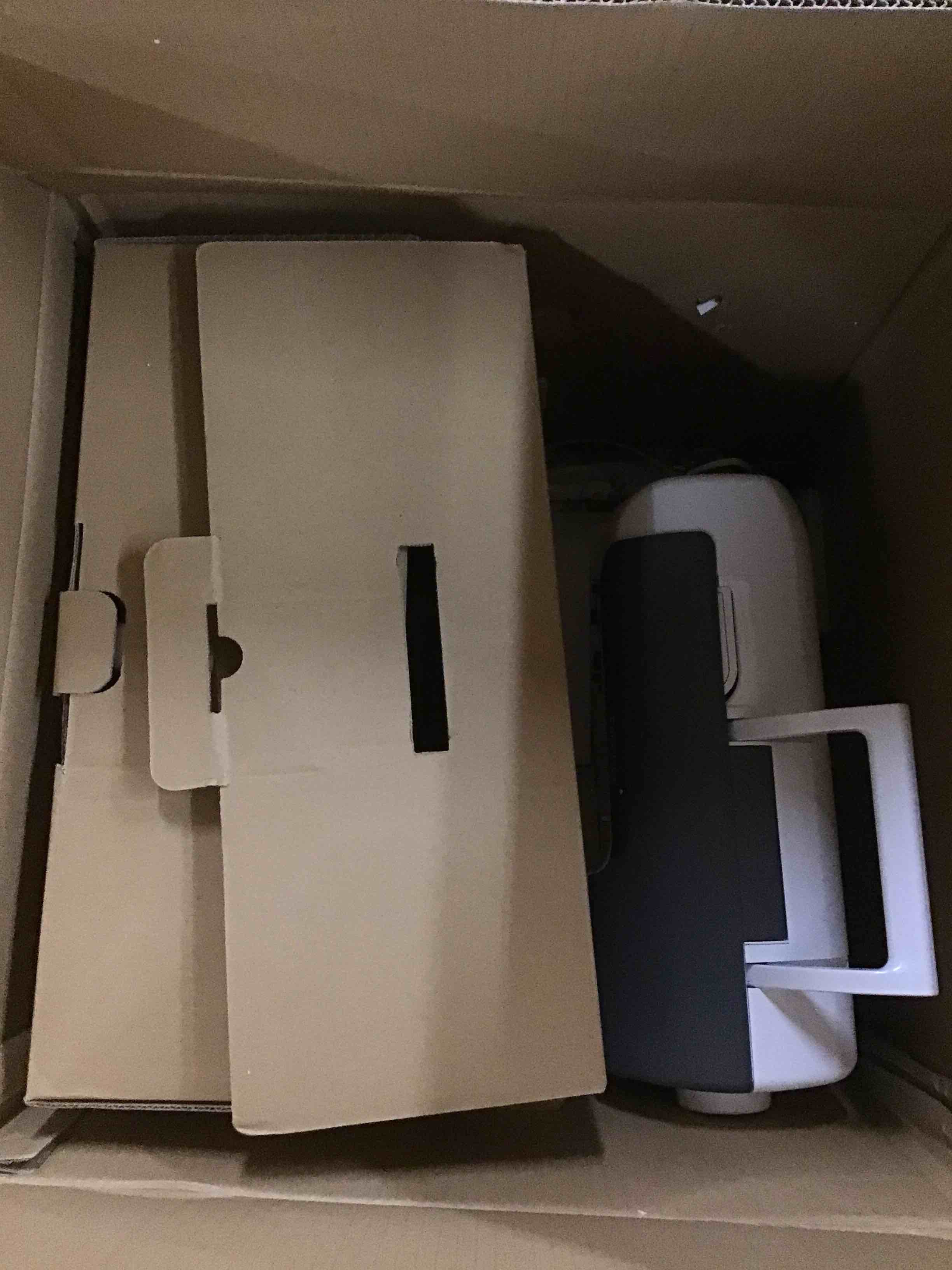 https://s3.amazonaws.com/lotting-images-prod/bidfta/BLU5589197_1708716412054.jpeg
