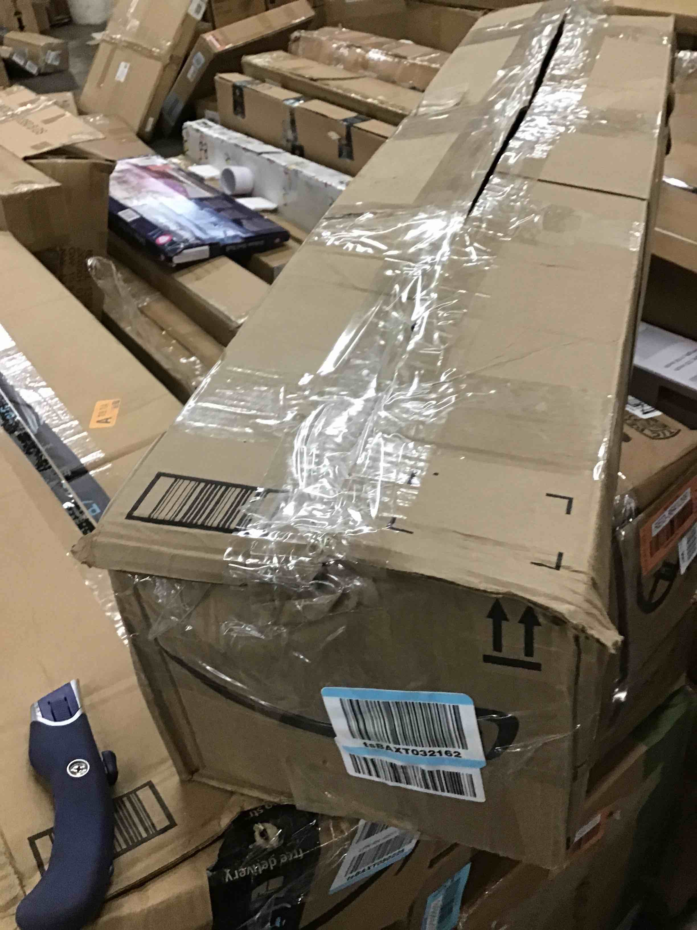 https://s3.amazonaws.com/lotting-images-prod/bidfta/BLU5589246_1709062021726.jpeg