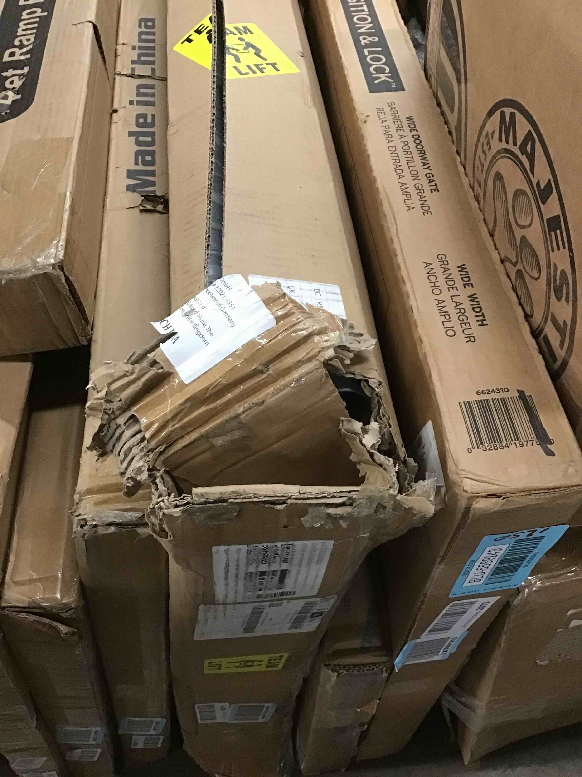 https://s3.amazonaws.com/lotting-images-prod/bidfta/BLU5589247_1709062394952.jpeg