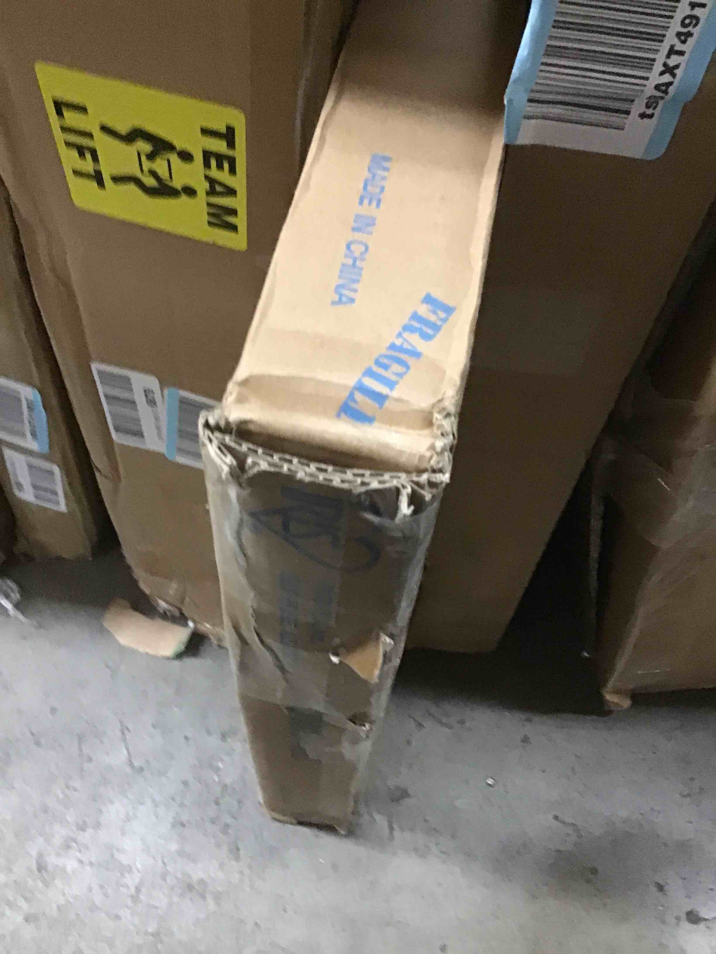 https://s3.amazonaws.com/lotting-images-prod/bidfta/BLU5589248_1709062493411.jpeg