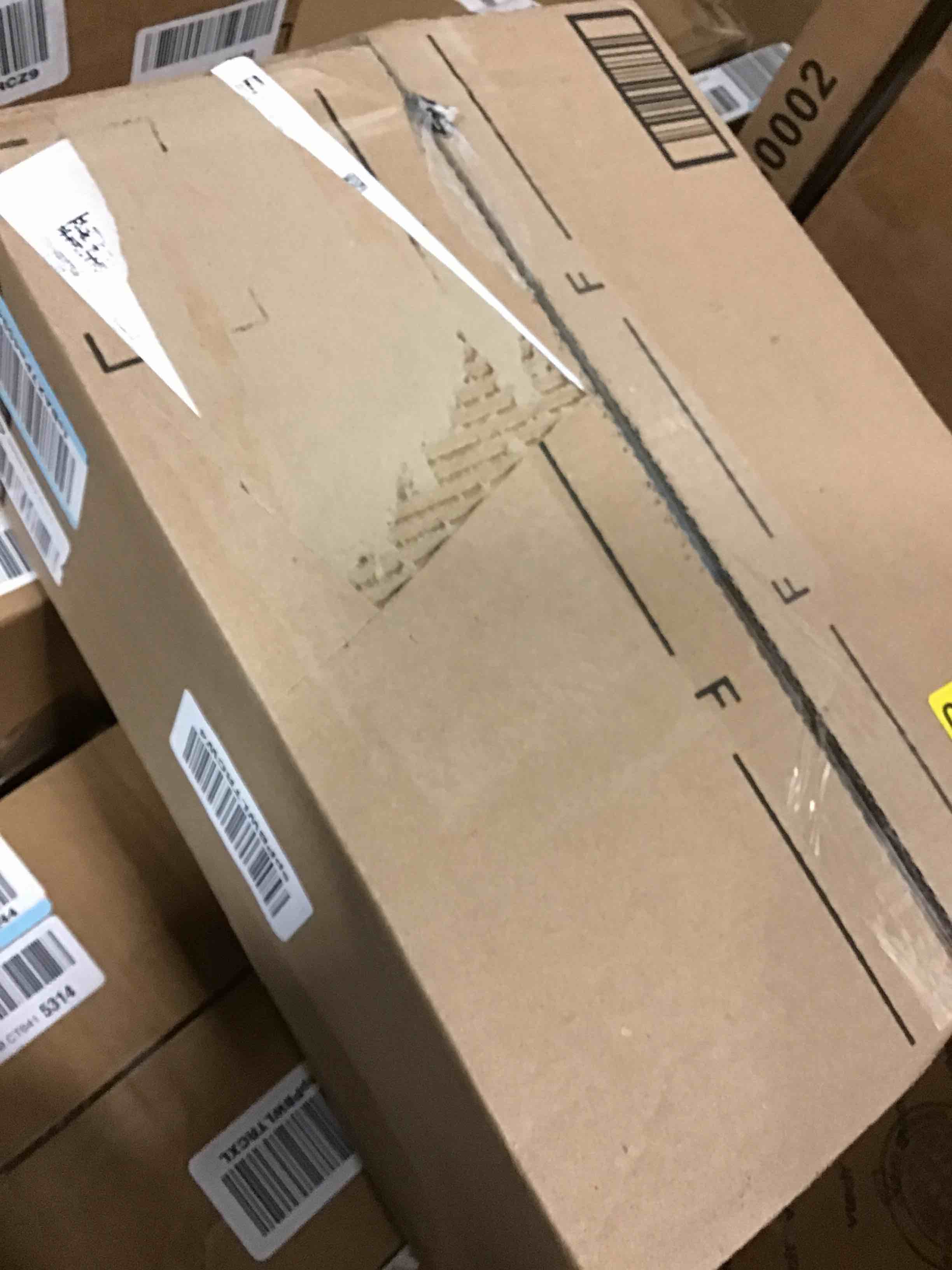 https://s3.amazonaws.com/lotting-images-prod/bidfta/BLU5589569_1704314705839.jpeg