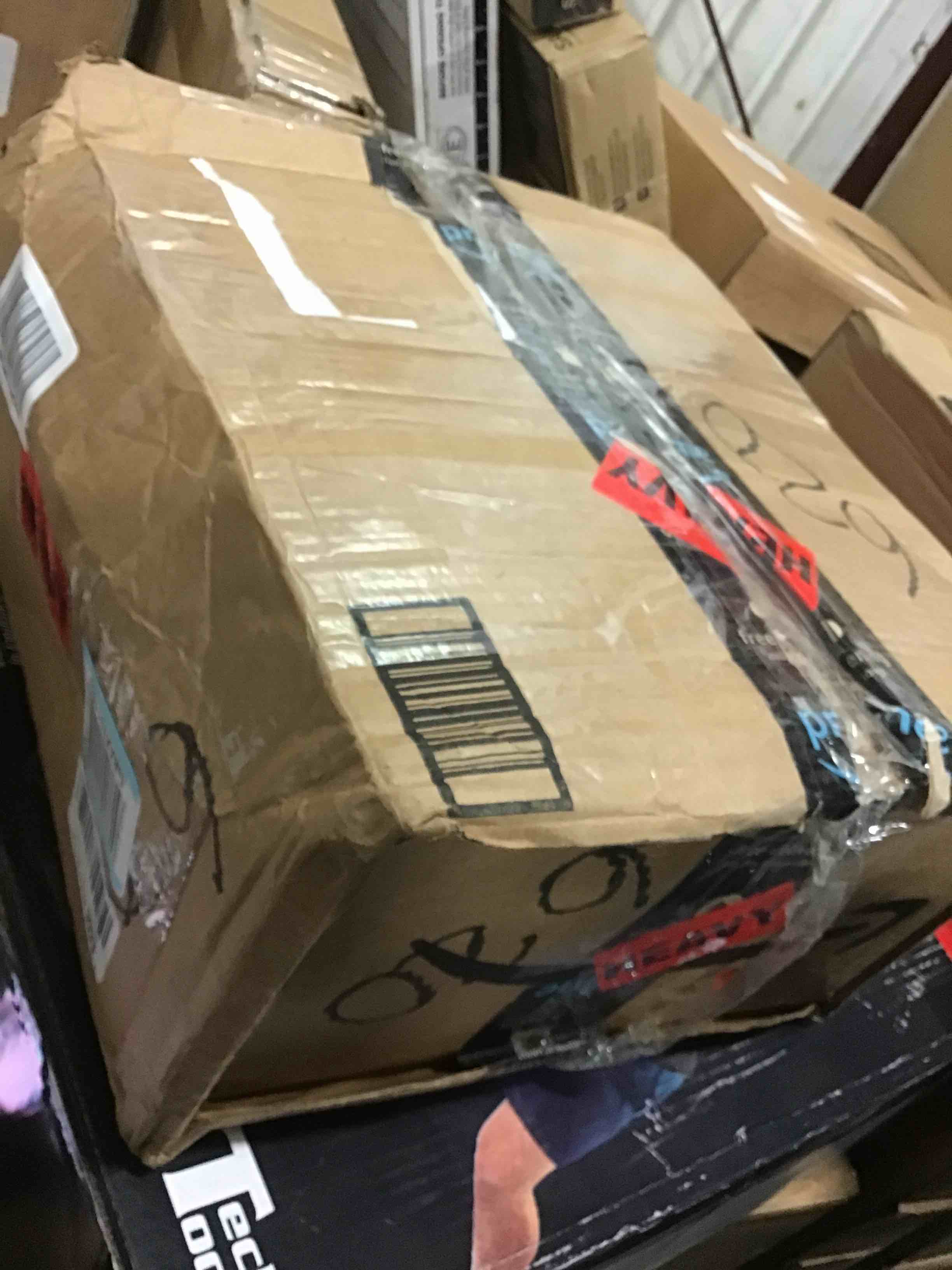https://s3.amazonaws.com/lotting-images-prod/bidfta/BLU5589584_1704317400414.jpeg