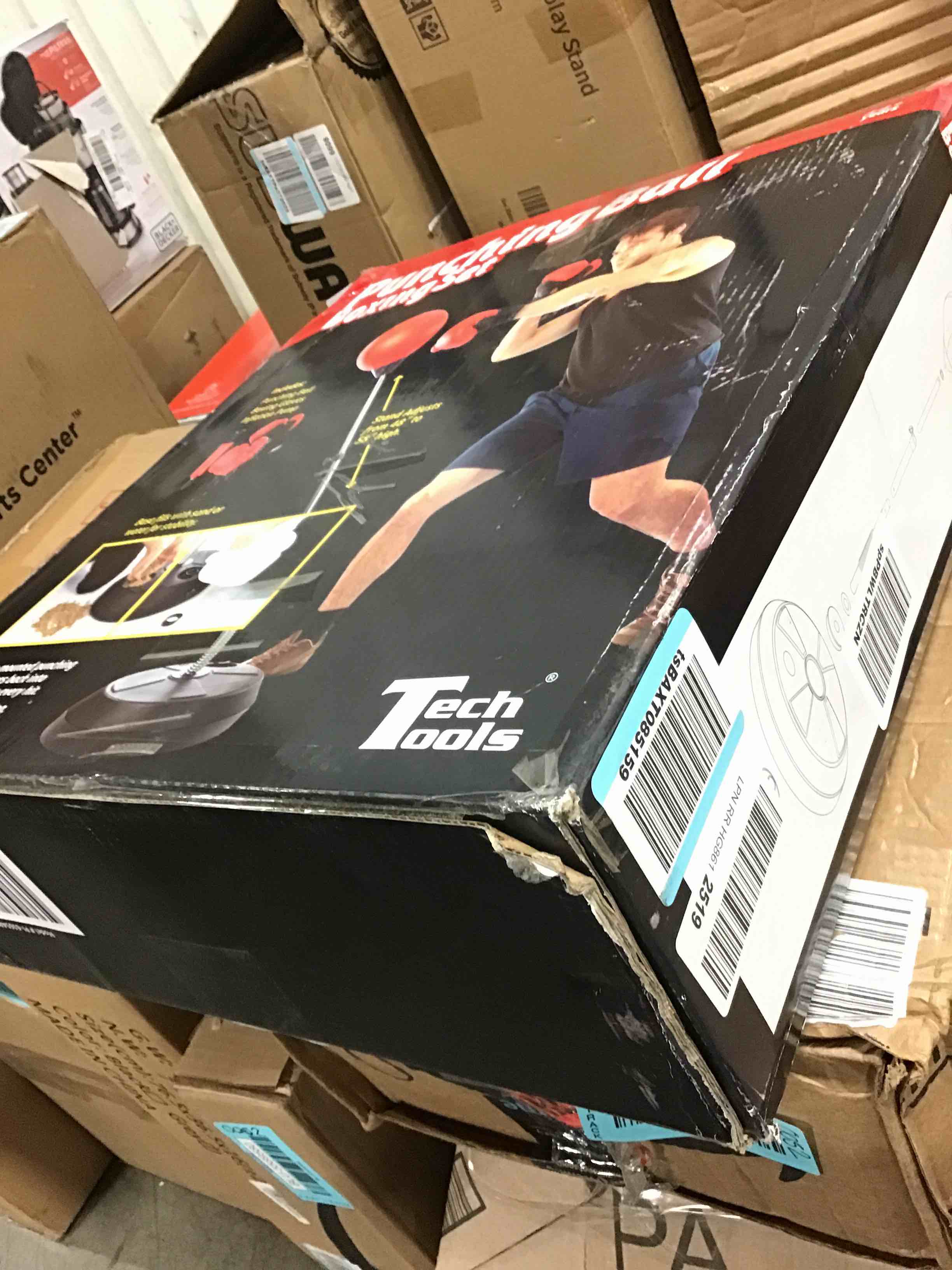 https://s3.amazonaws.com/lotting-images-prod/bidfta/BLU5589585_1704317667299.jpeg