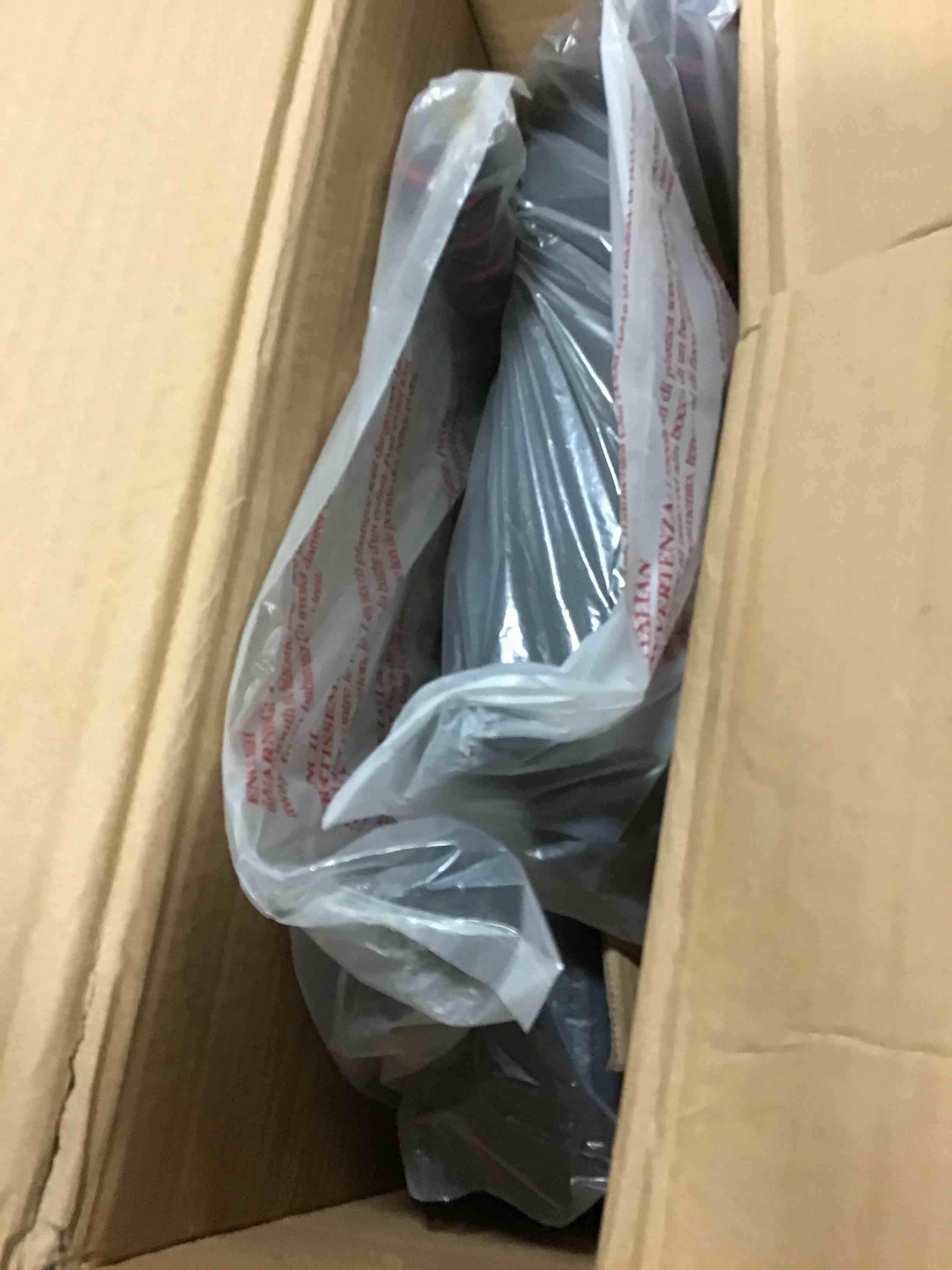https://s3.amazonaws.com/lotting-images-prod/bidfta/BLU5590471_1706207265183.jpeg
