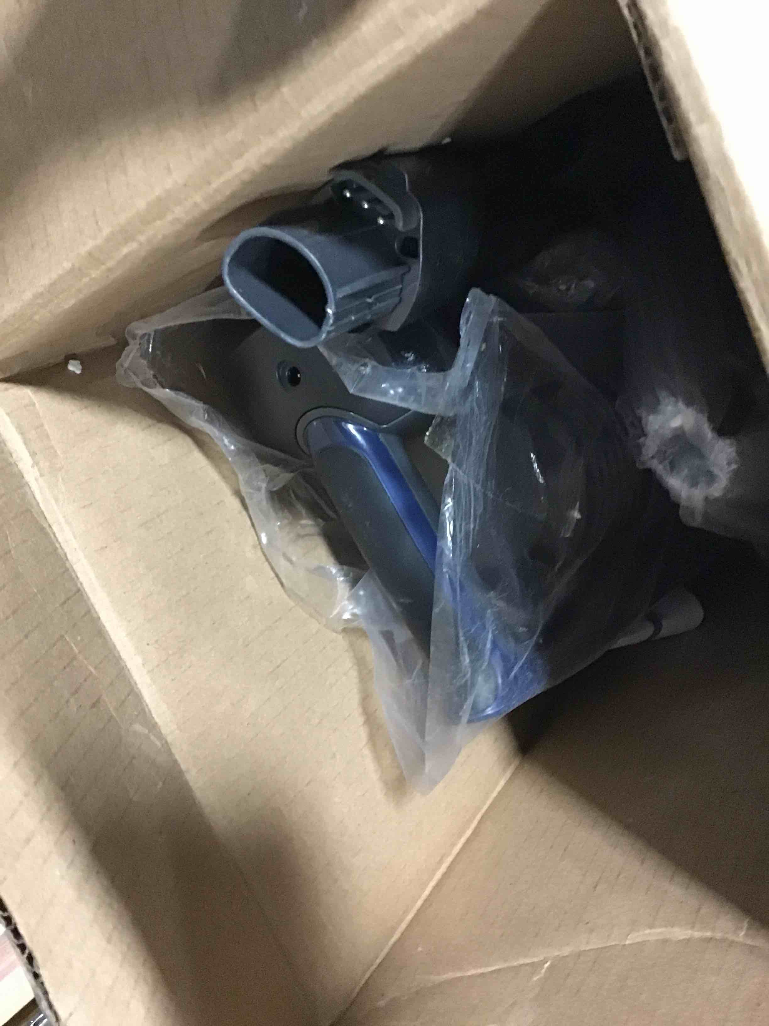 https://s3.amazonaws.com/lotting-images-prod/bidfta/BLU5590473_1706207507694.jpeg