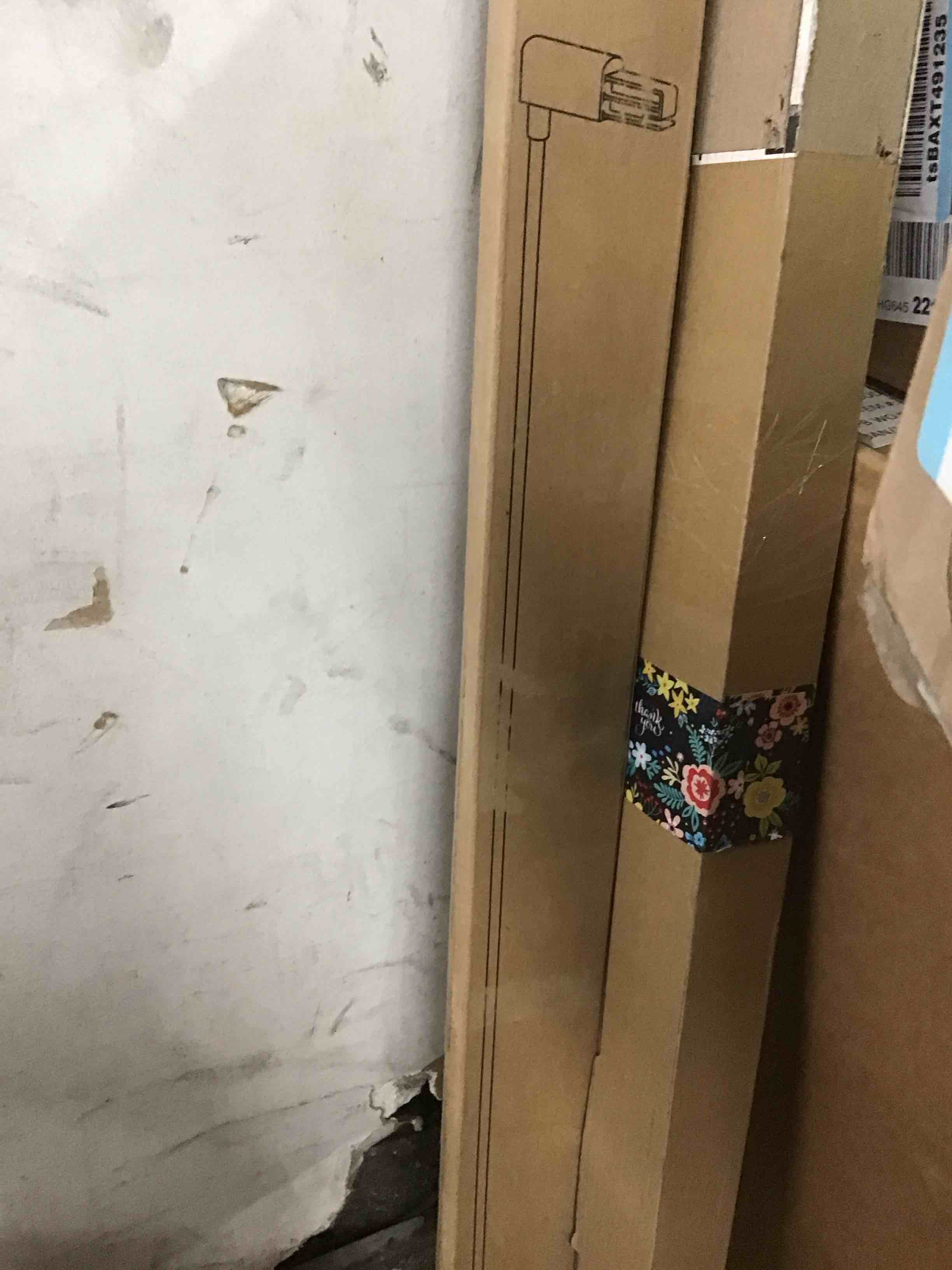 https://s3.amazonaws.com/lotting-images-prod/bidfta/BLU5591856_1710516691706.jpeg