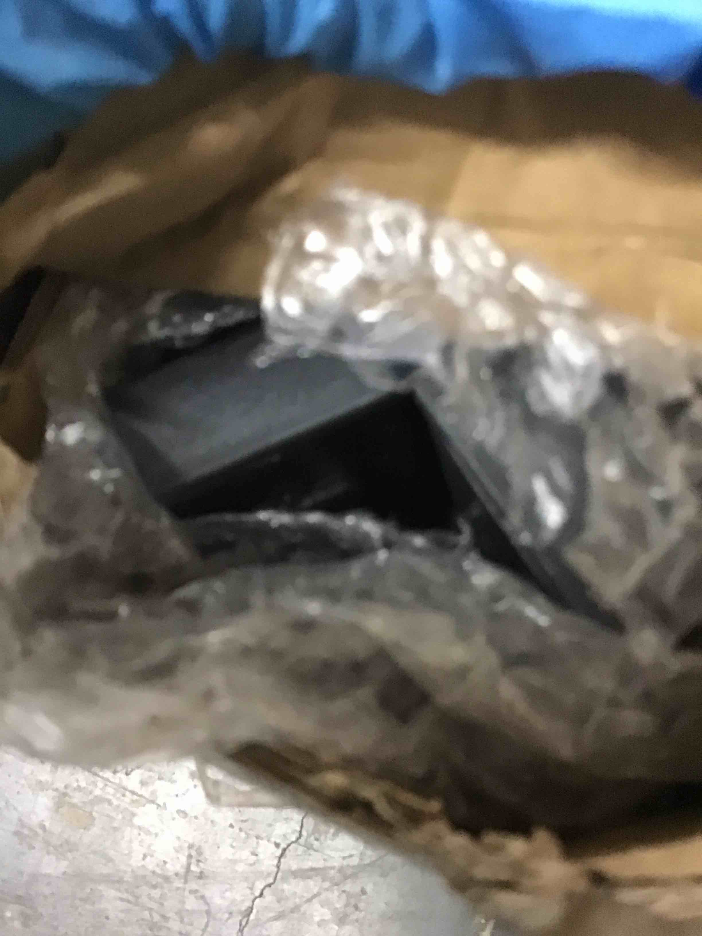 https://s3.amazonaws.com/lotting-images-prod/bidfta/BLU5591950_1710528840190.jpeg