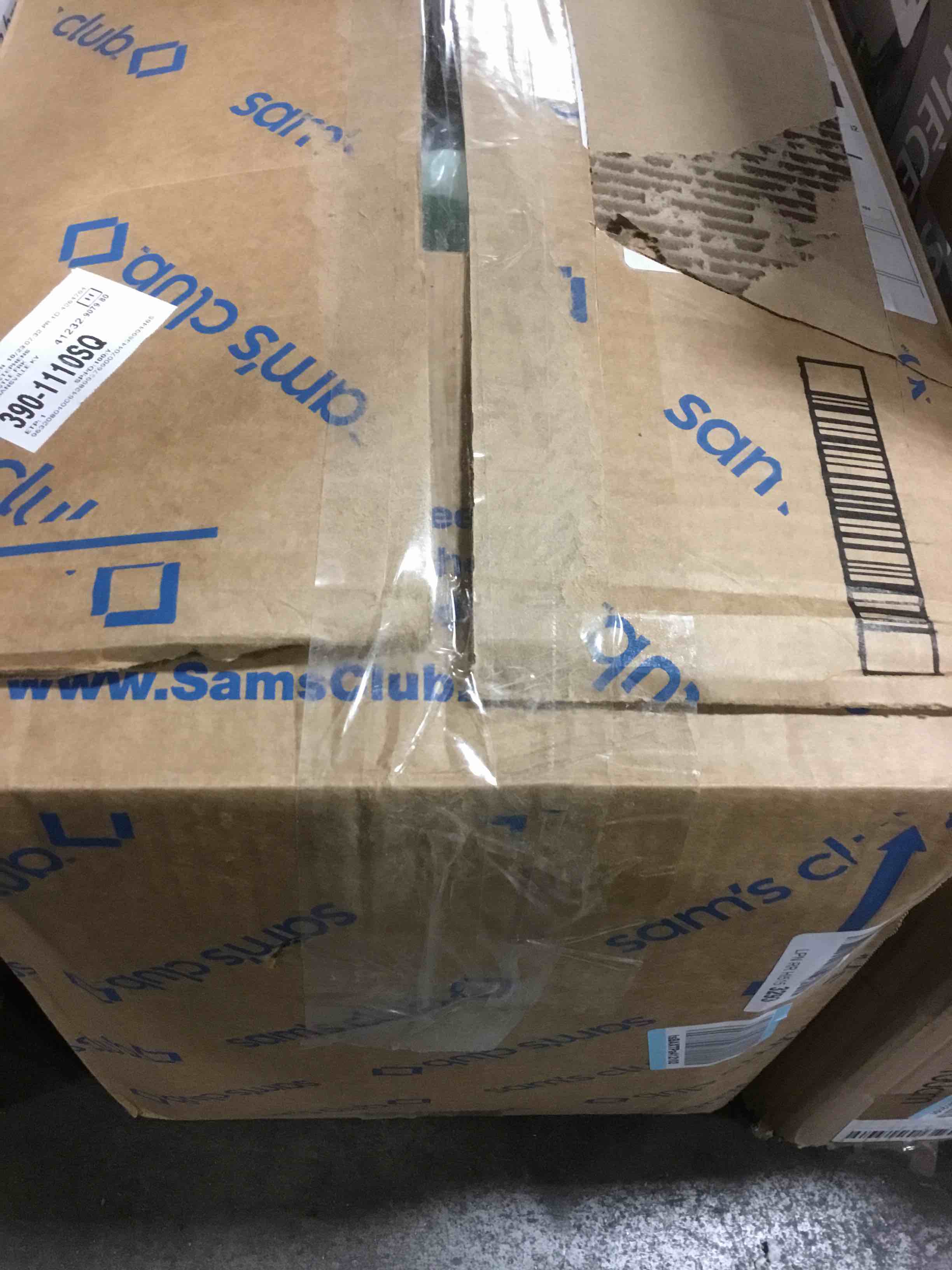 https://s3.amazonaws.com/lotting-images-prod/bidfta/BLU5592636_1703877867512.jpeg