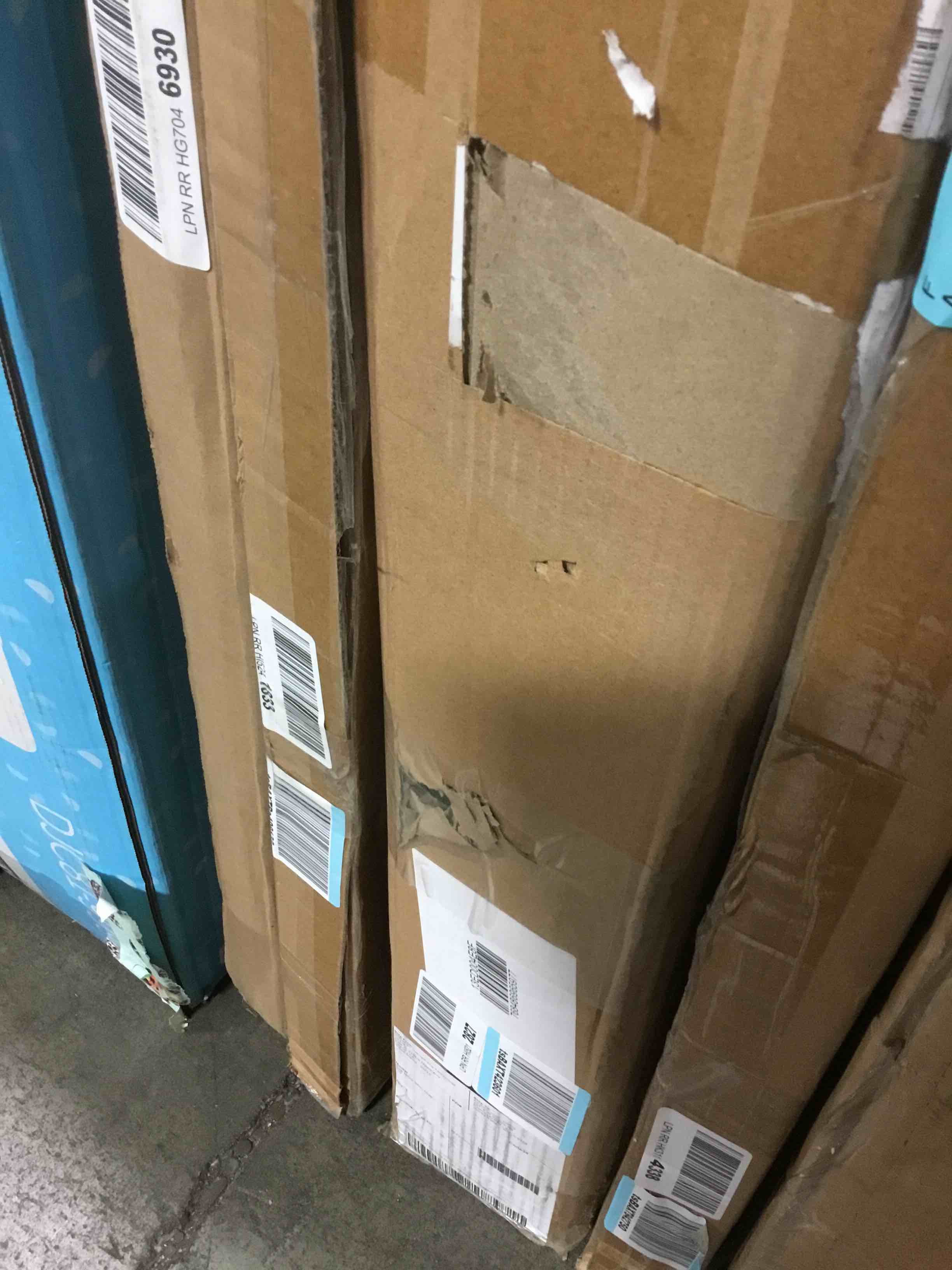 https://s3.amazonaws.com/lotting-images-prod/bidfta/BLU5592652_1703880119598.jpeg