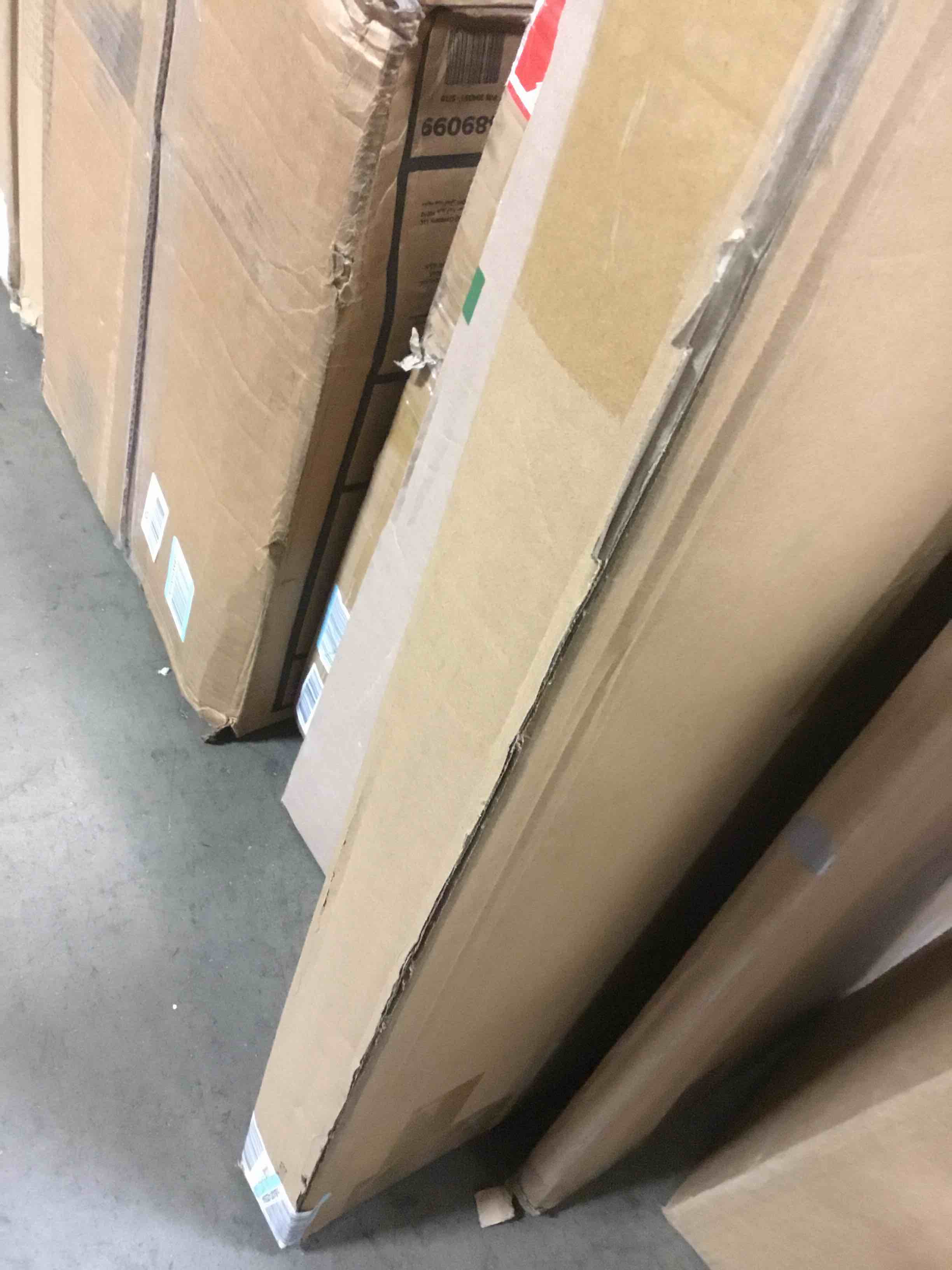 https://s3.amazonaws.com/lotting-images-prod/bidfta/BLU5592691_1703884108454.jpeg
