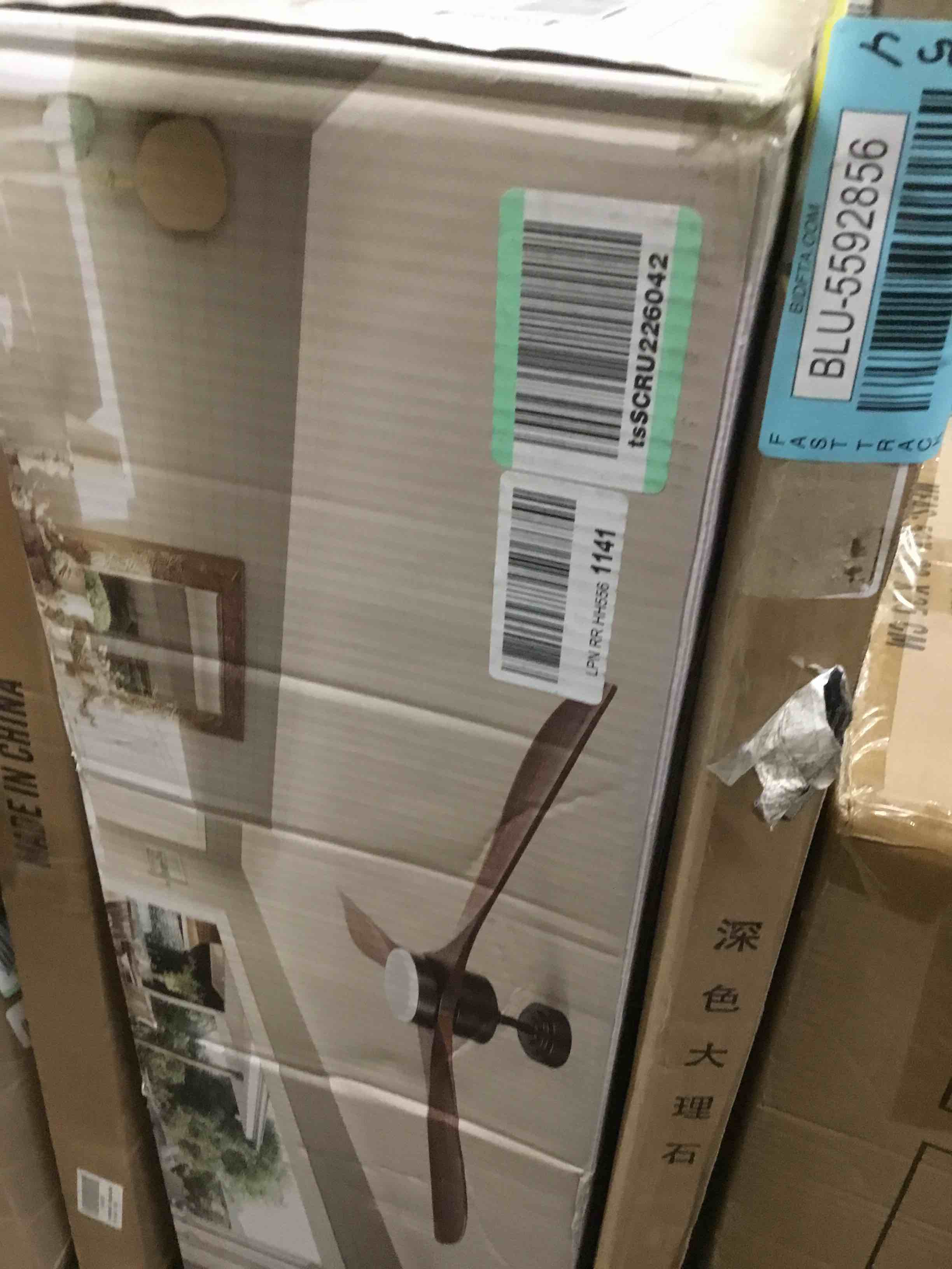 https://s3.amazonaws.com/lotting-images-prod/bidfta/BLU5592857_1704377763984.jpeg