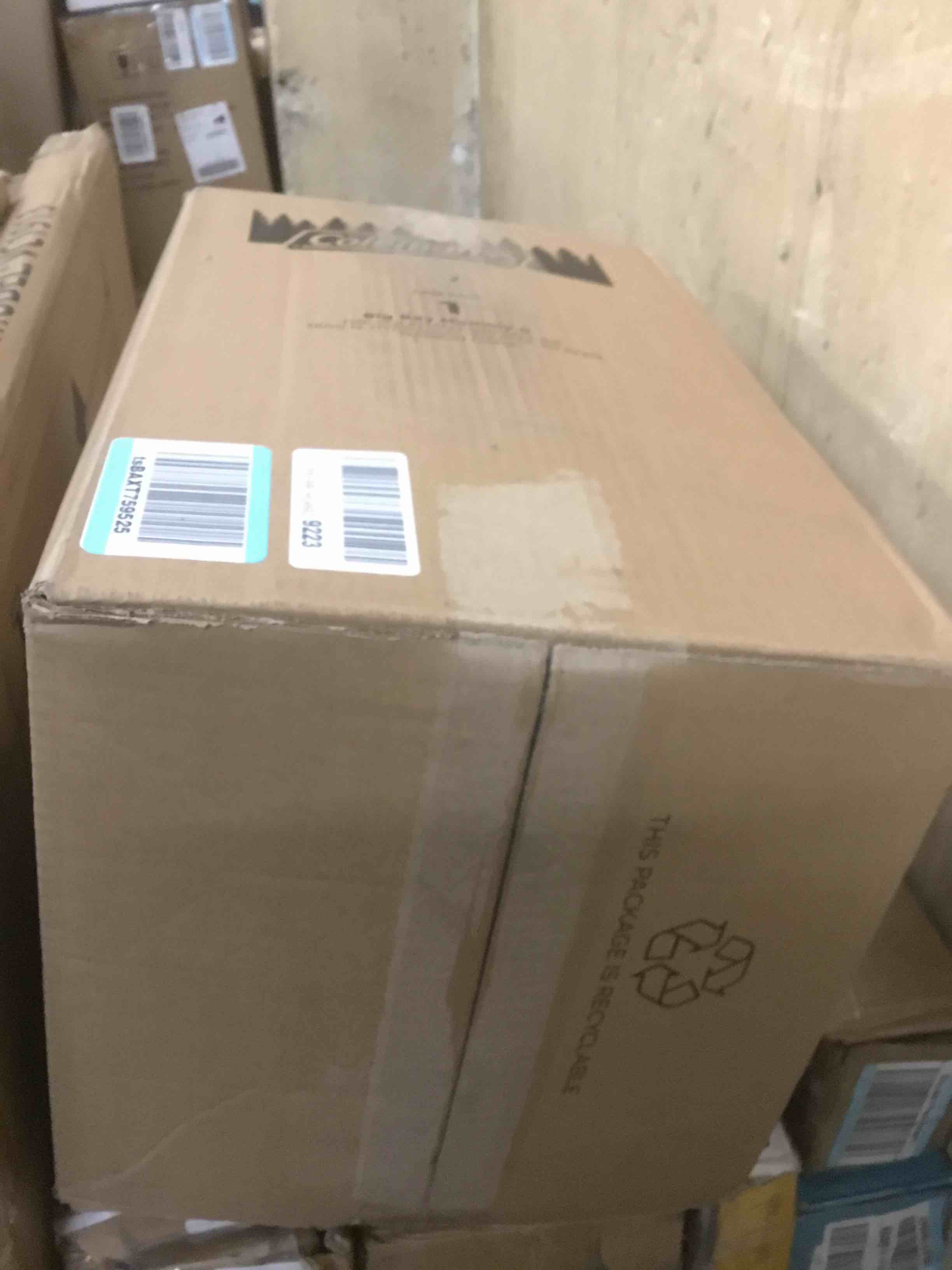 https://s3.amazonaws.com/lotting-images-prod/bidfta/BLU5593037_1704742980108.jpeg