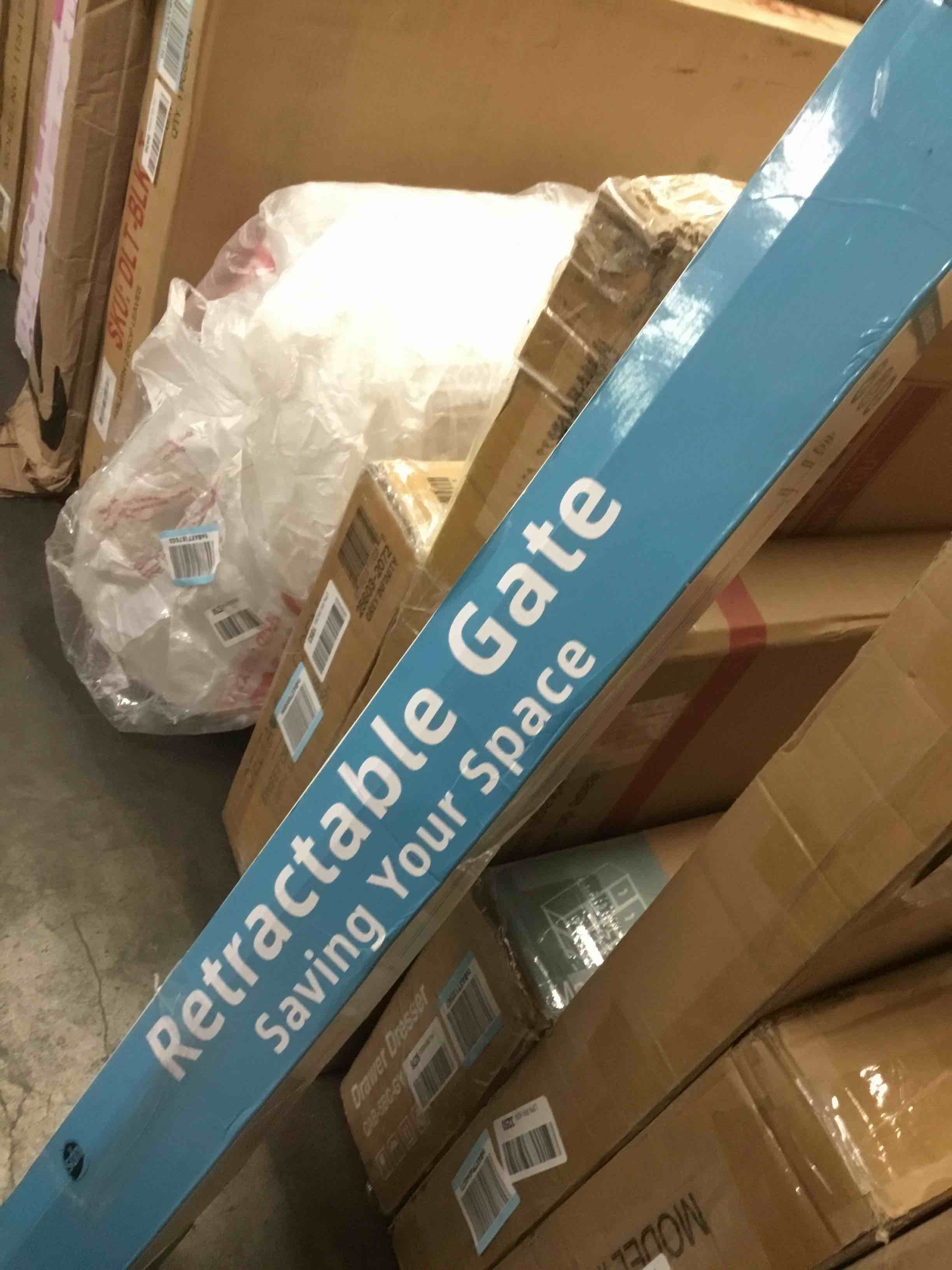 https://s3.amazonaws.com/lotting-images-prod/bidfta/BLU5593039_1704743630219.jpeg
