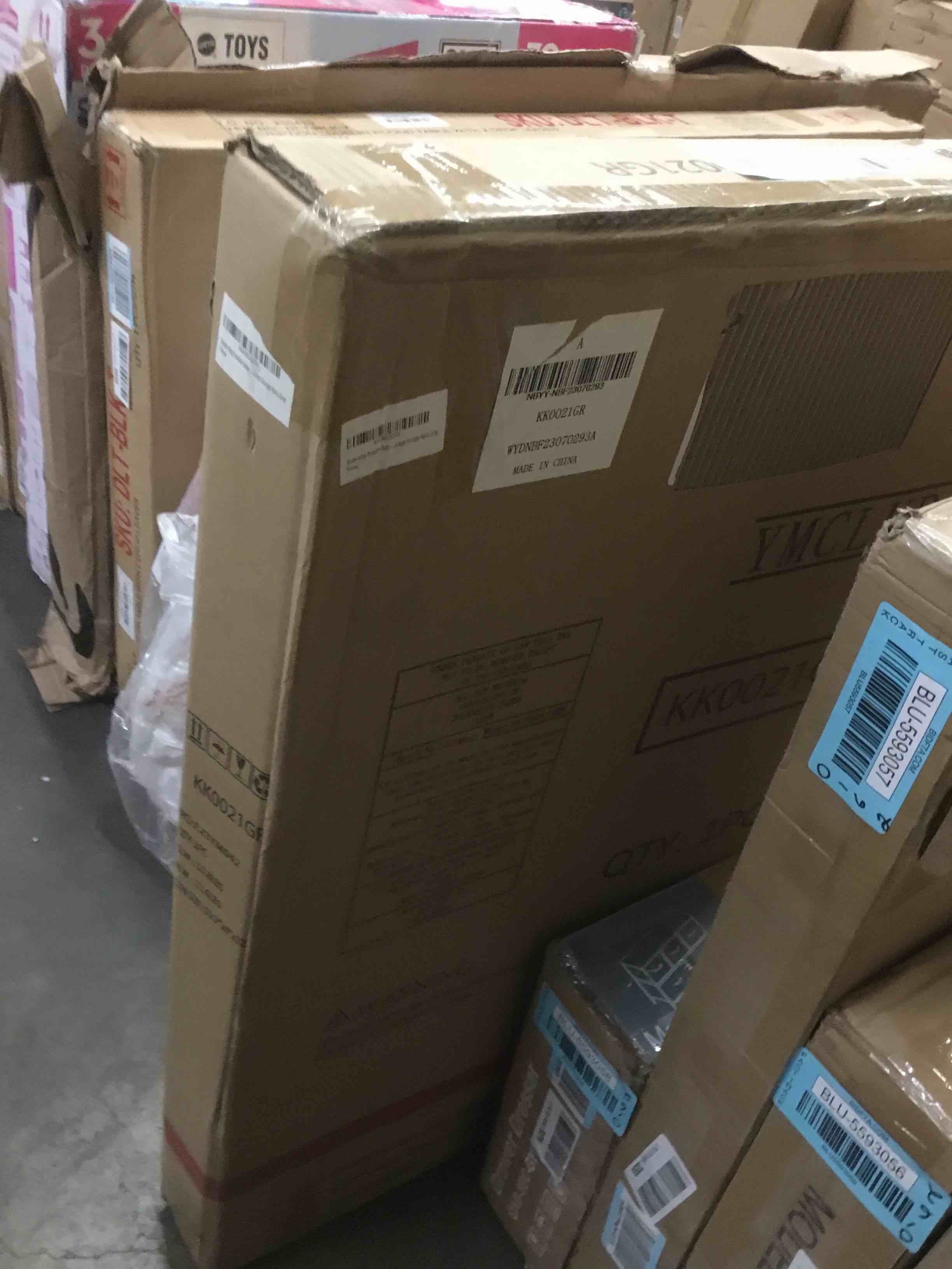 https://s3.amazonaws.com/lotting-images-prod/bidfta/BLU5593059_1704745536998.jpeg