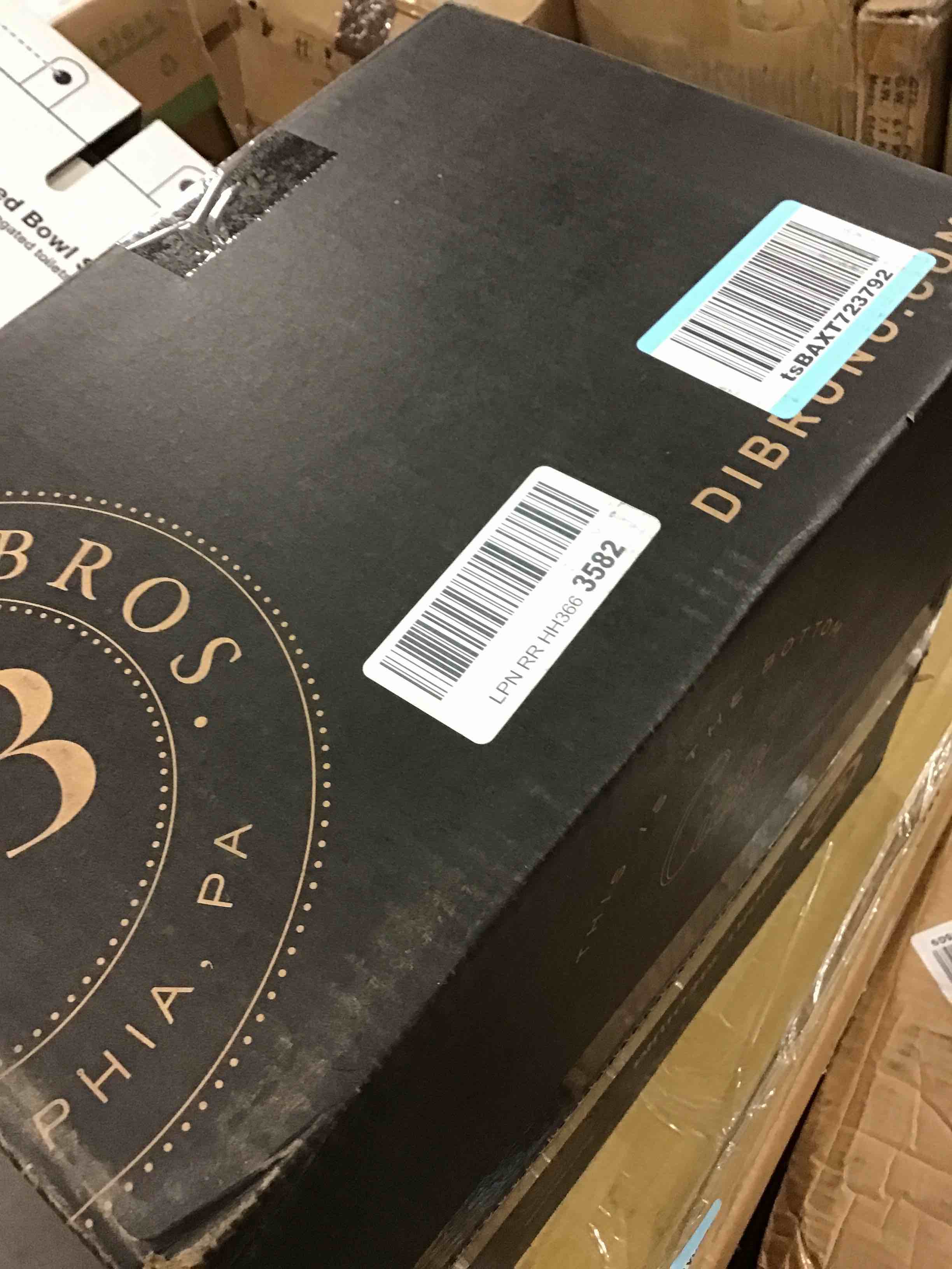 https://s3.amazonaws.com/lotting-images-prod/bidfta/BLU5594342_1707229311829.jpeg