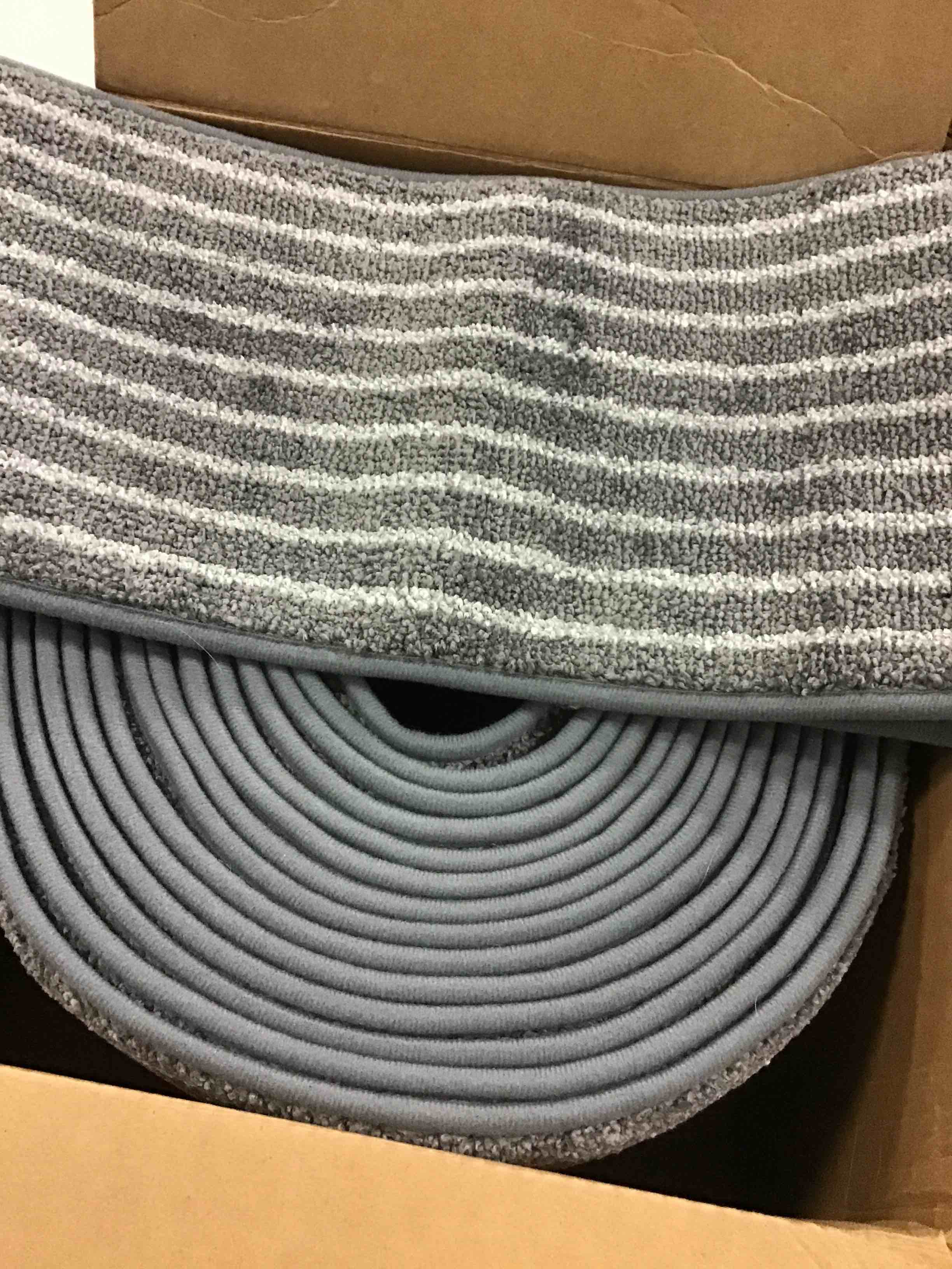 https://s3.amazonaws.com/lotting-images-prod/bidfta/BLU5594342_1707229665599.jpeg