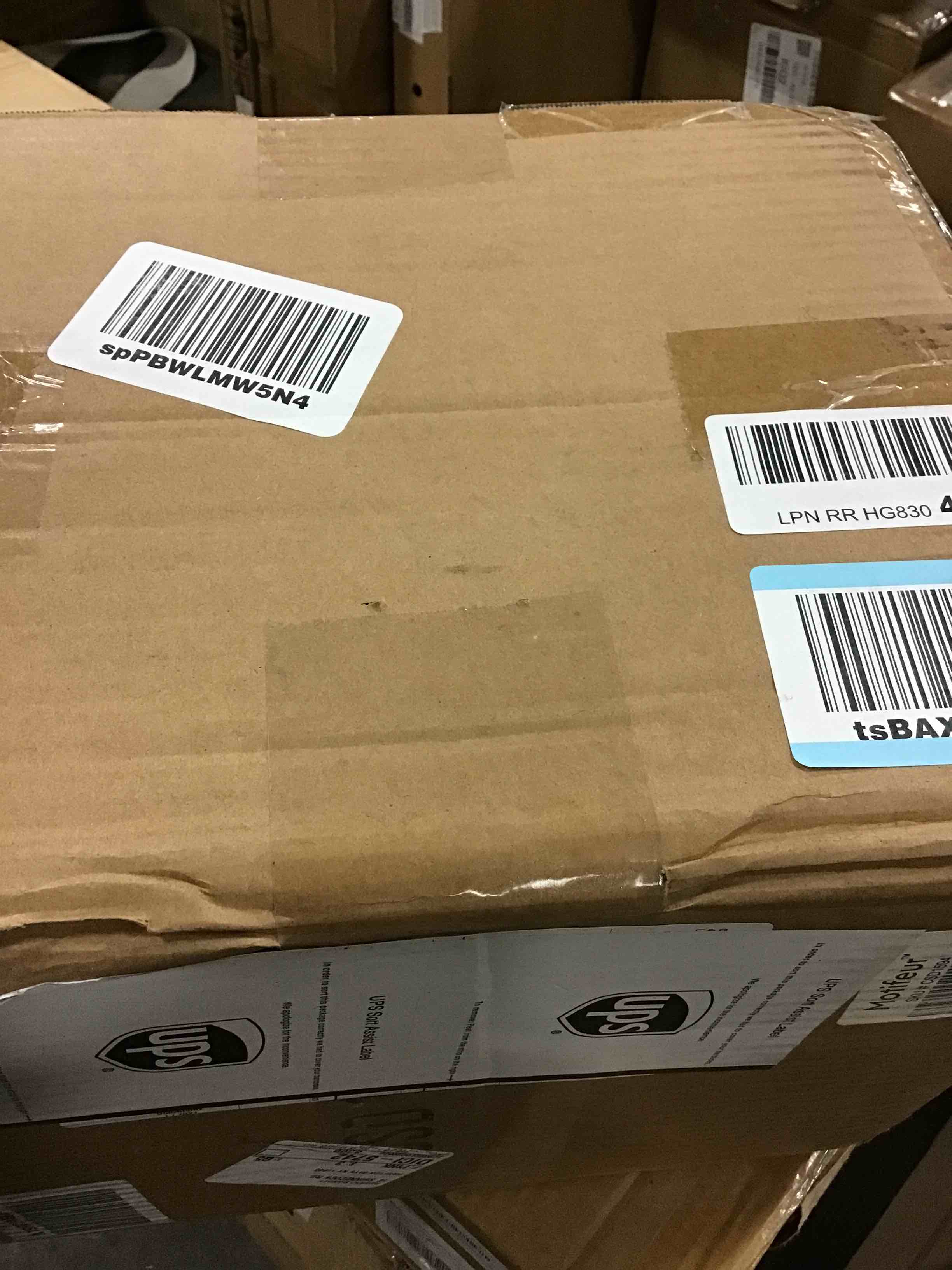 https://s3.amazonaws.com/lotting-images-prod/bidfta/BLU5594346_1707230862810.jpeg