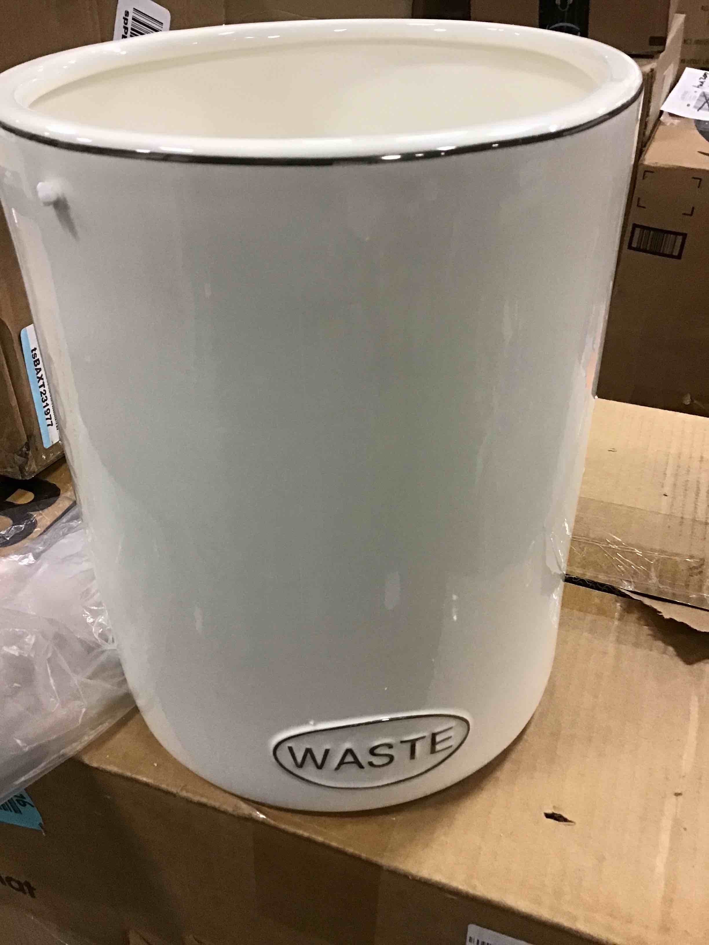 https://s3.amazonaws.com/lotting-images-prod/bidfta/BLU5594346_1707231015381.jpeg