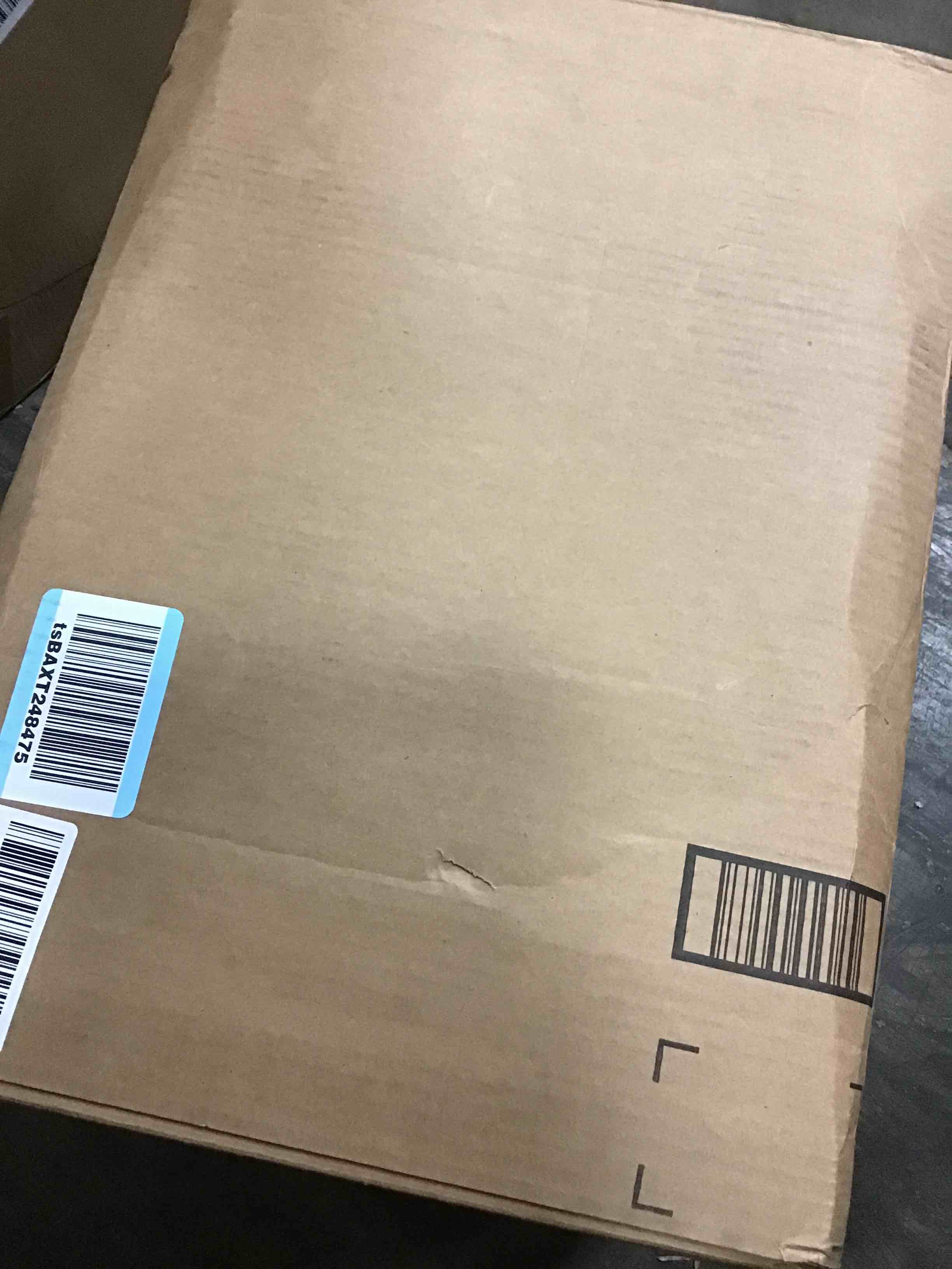 https://s3.amazonaws.com/lotting-images-prod/bidfta/BLU5594384_1707242763575.jpeg