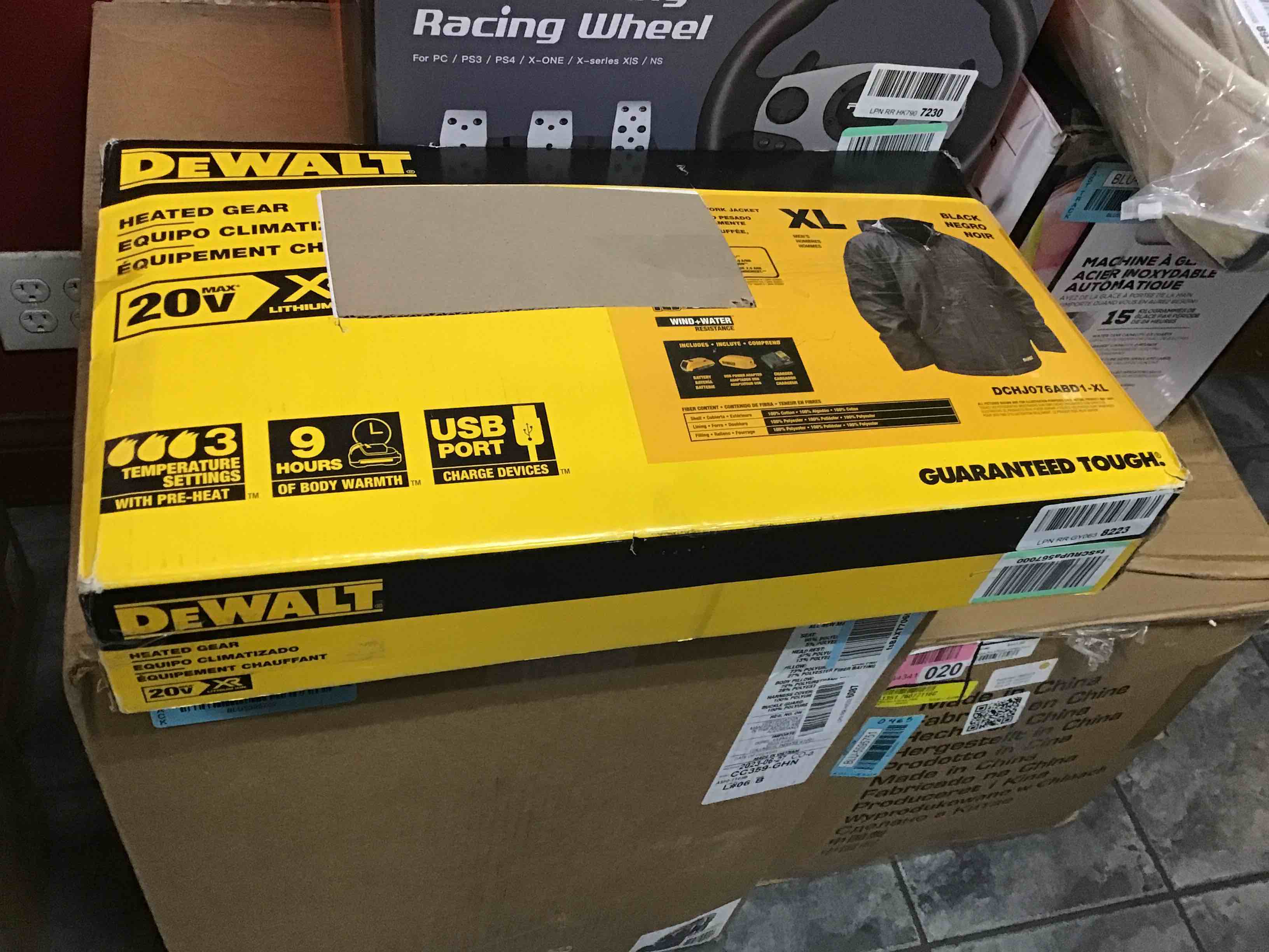 https://s3.amazonaws.com/lotting-images-prod/bidfta/BLU5595756_1705700861588.jpeg