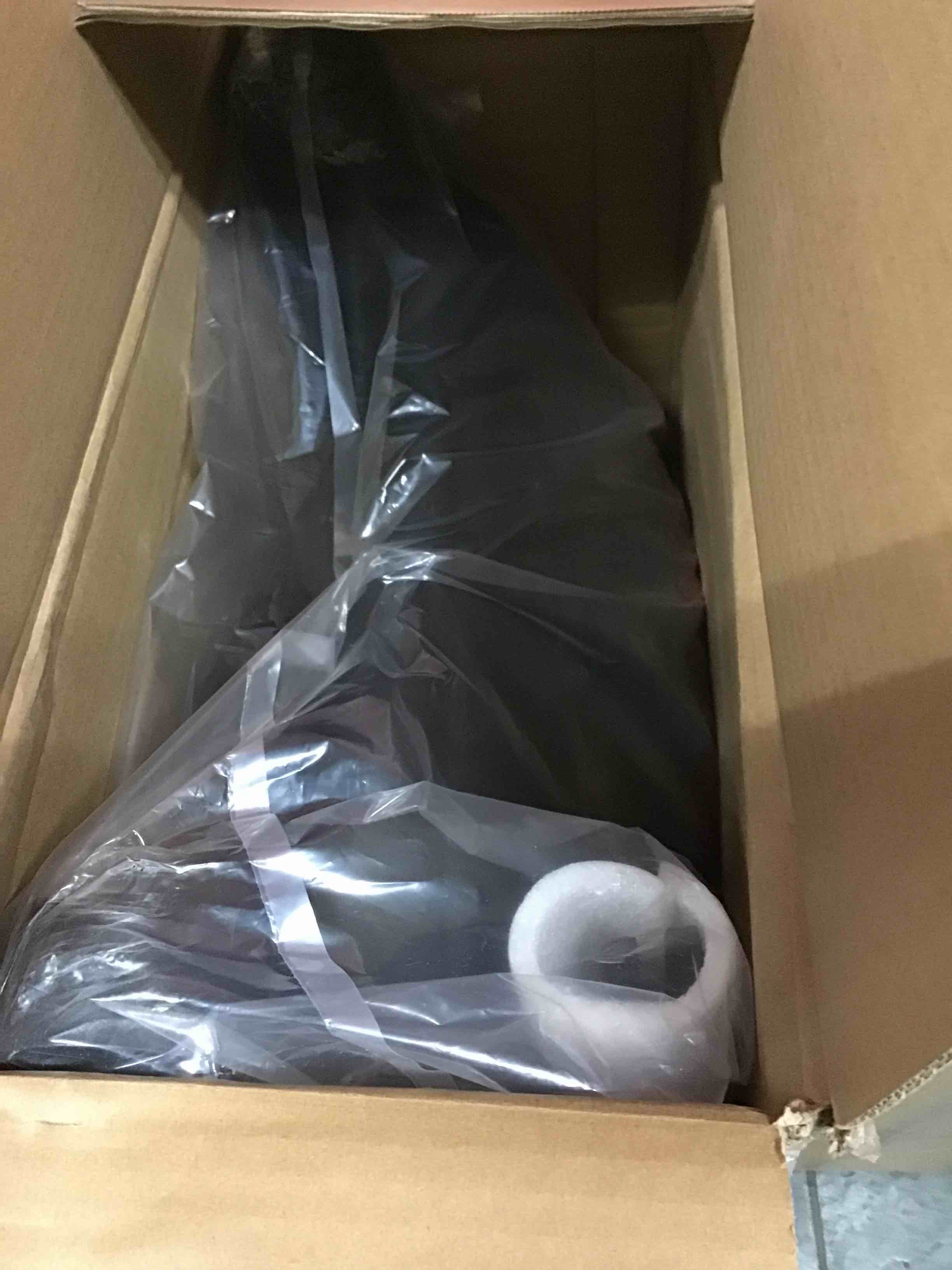 https://s3.amazonaws.com/lotting-images-prod/bidfta/BLU5595758_1705701032755.jpeg