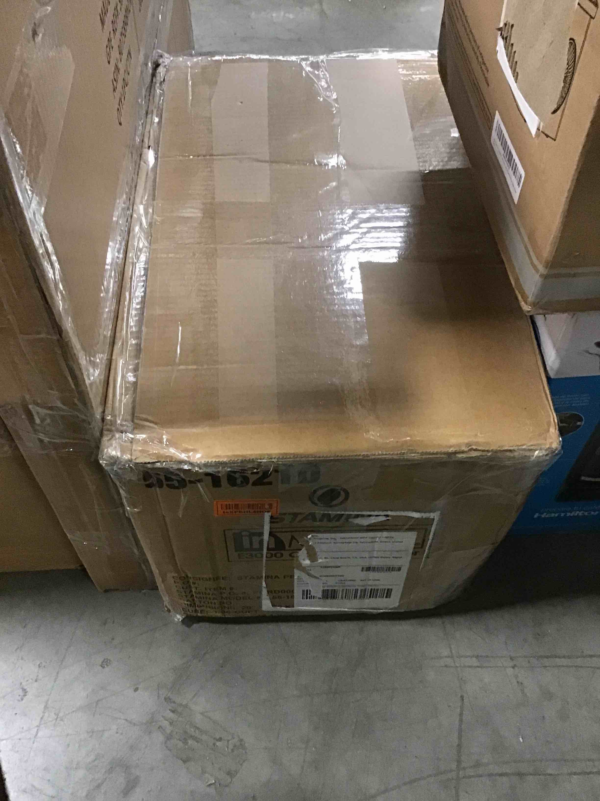https://s3.amazonaws.com/lotting-images-prod/bidfta/BLU5596064_1707315701897.jpeg