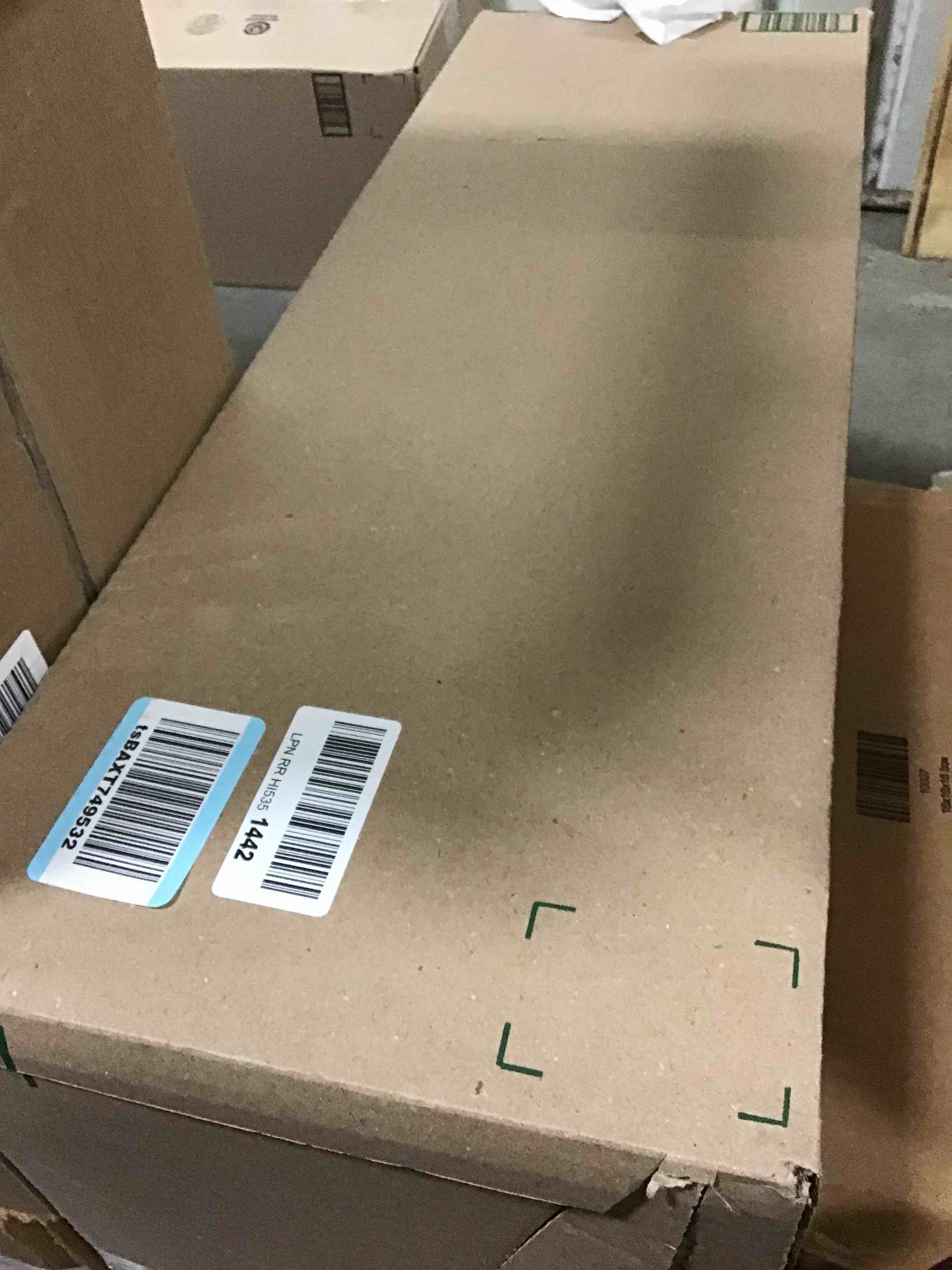 https://s3.amazonaws.com/lotting-images-prod/bidfta/BLU5597018_1708535063351.jpeg