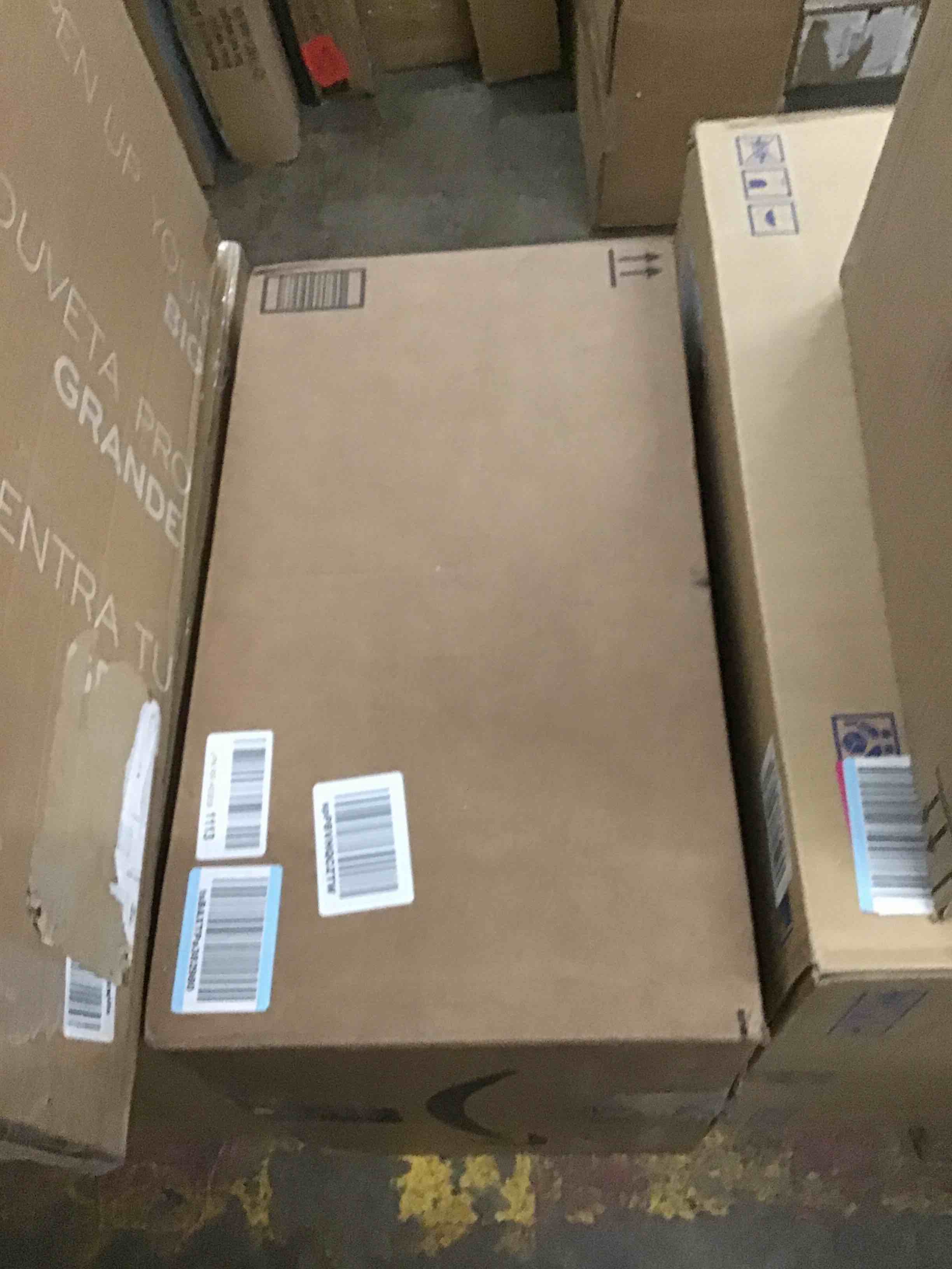 https://s3.amazonaws.com/lotting-images-prod/bidfta/BLU5598628_1703167349555.jpeg