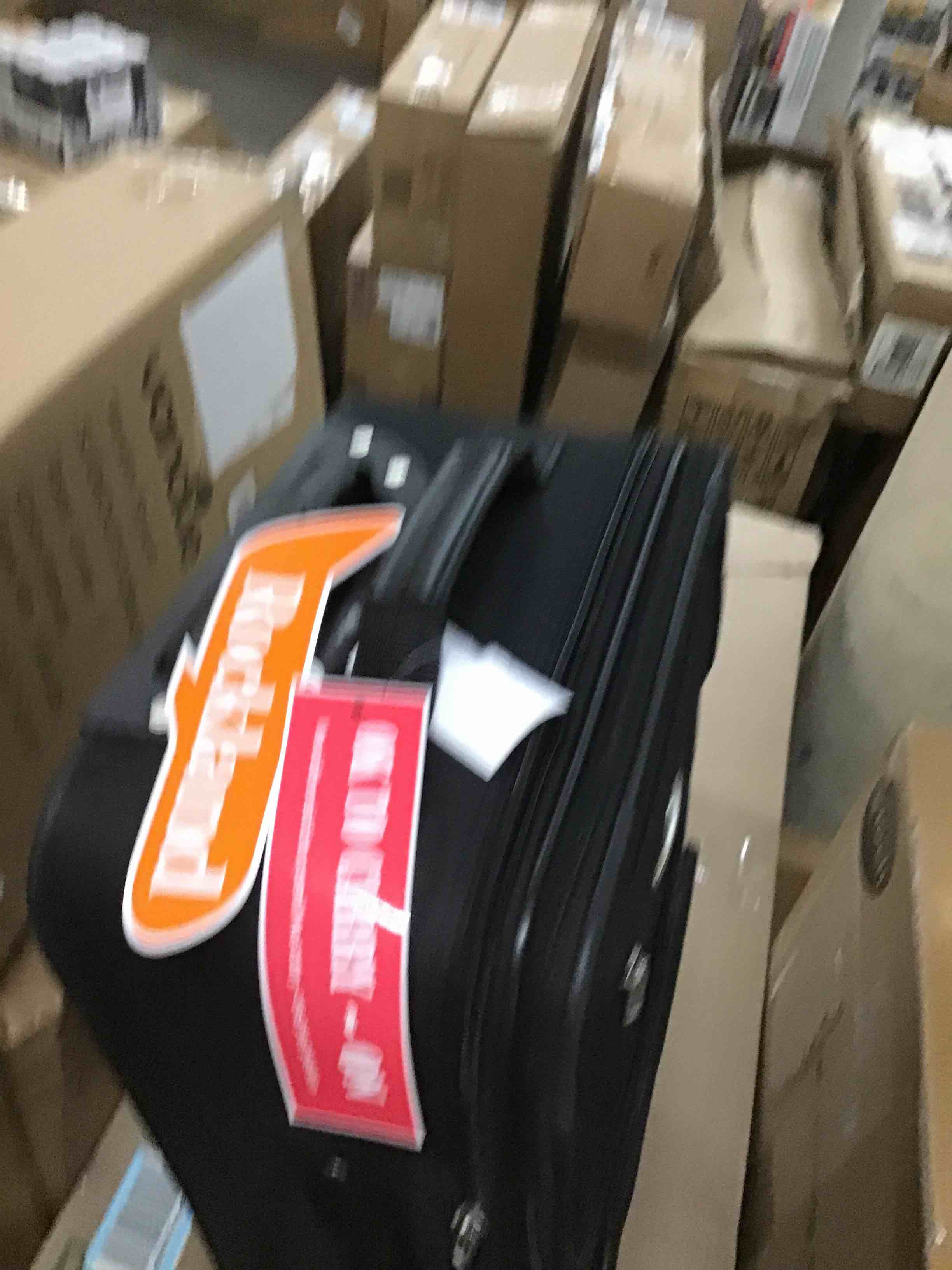 https://s3.amazonaws.com/lotting-images-prod/bidfta/BLU5598644_1703172594970.jpeg