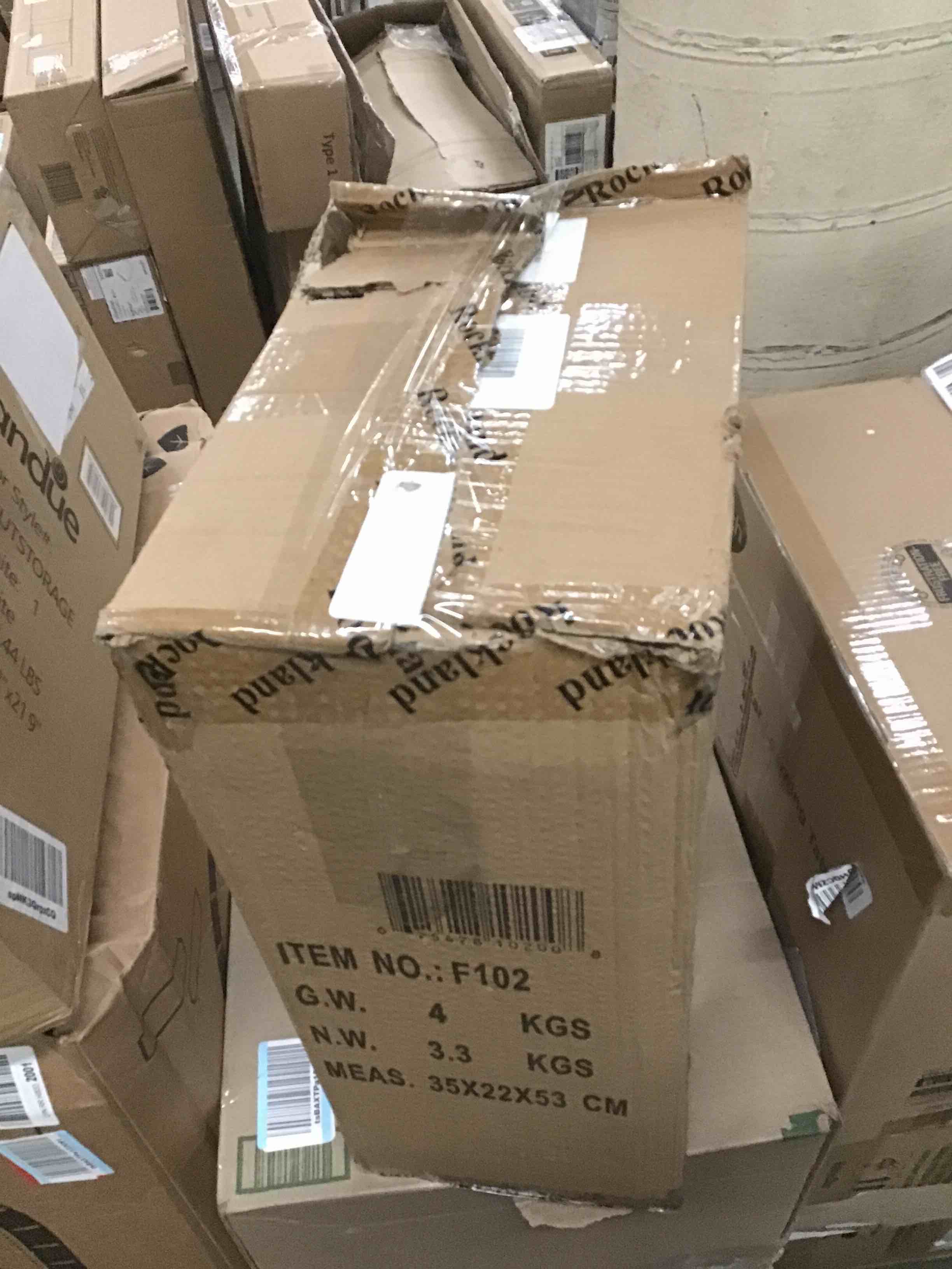 https://s3.amazonaws.com/lotting-images-prod/bidfta/BLU5598644_1703172624591.jpeg