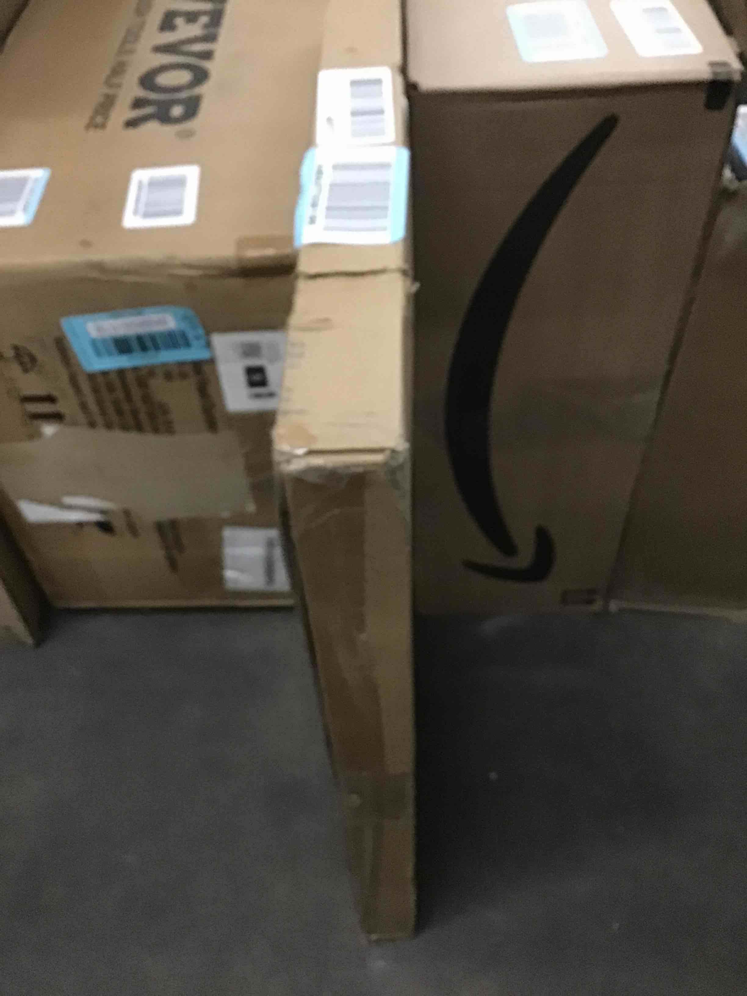 https://s3.amazonaws.com/lotting-images-prod/bidfta/BLU5598647_1703173252985.jpeg