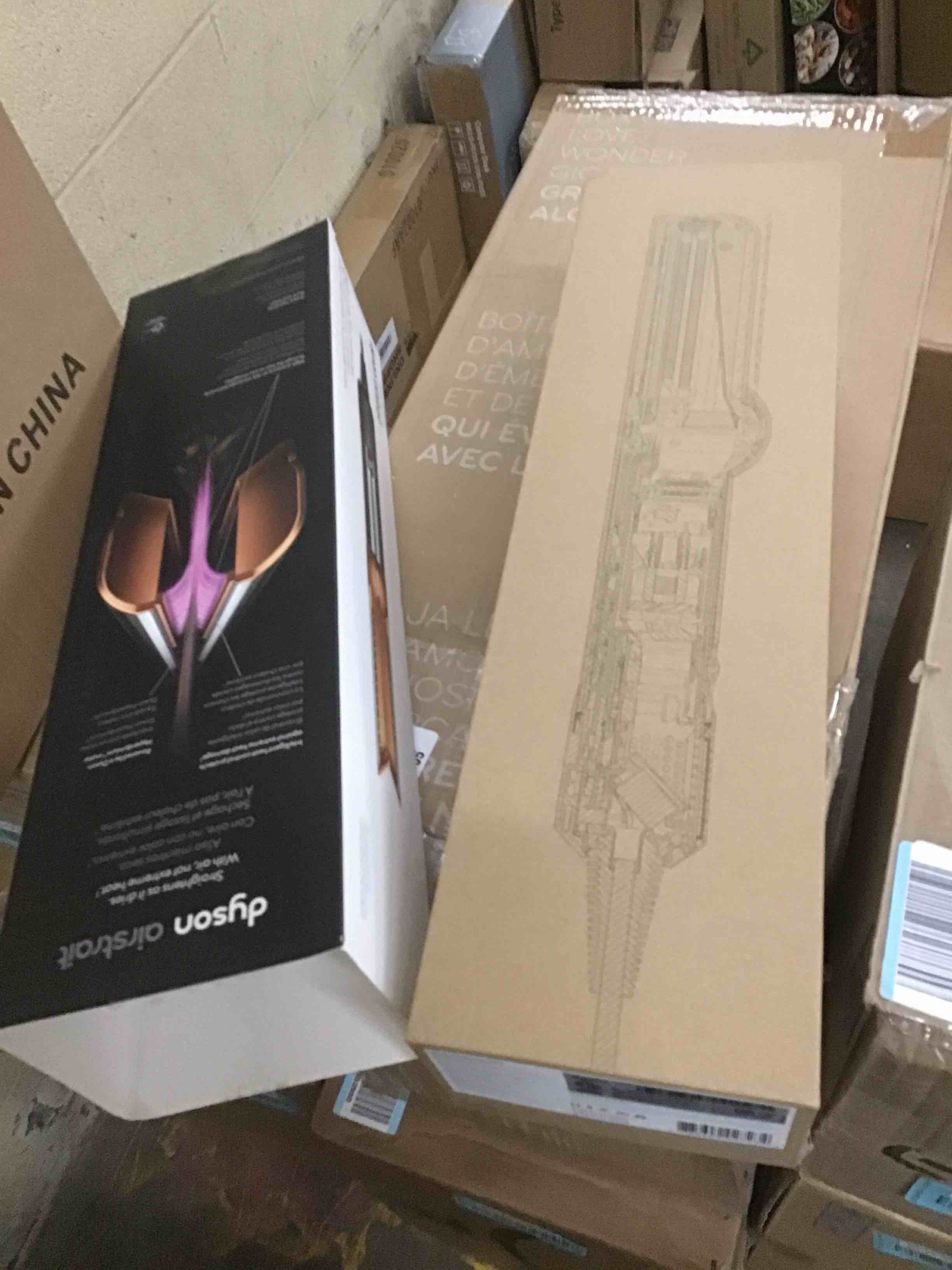 https://s3.amazonaws.com/lotting-images-prod/bidfta/BLU5598656_1703174070174.jpeg
