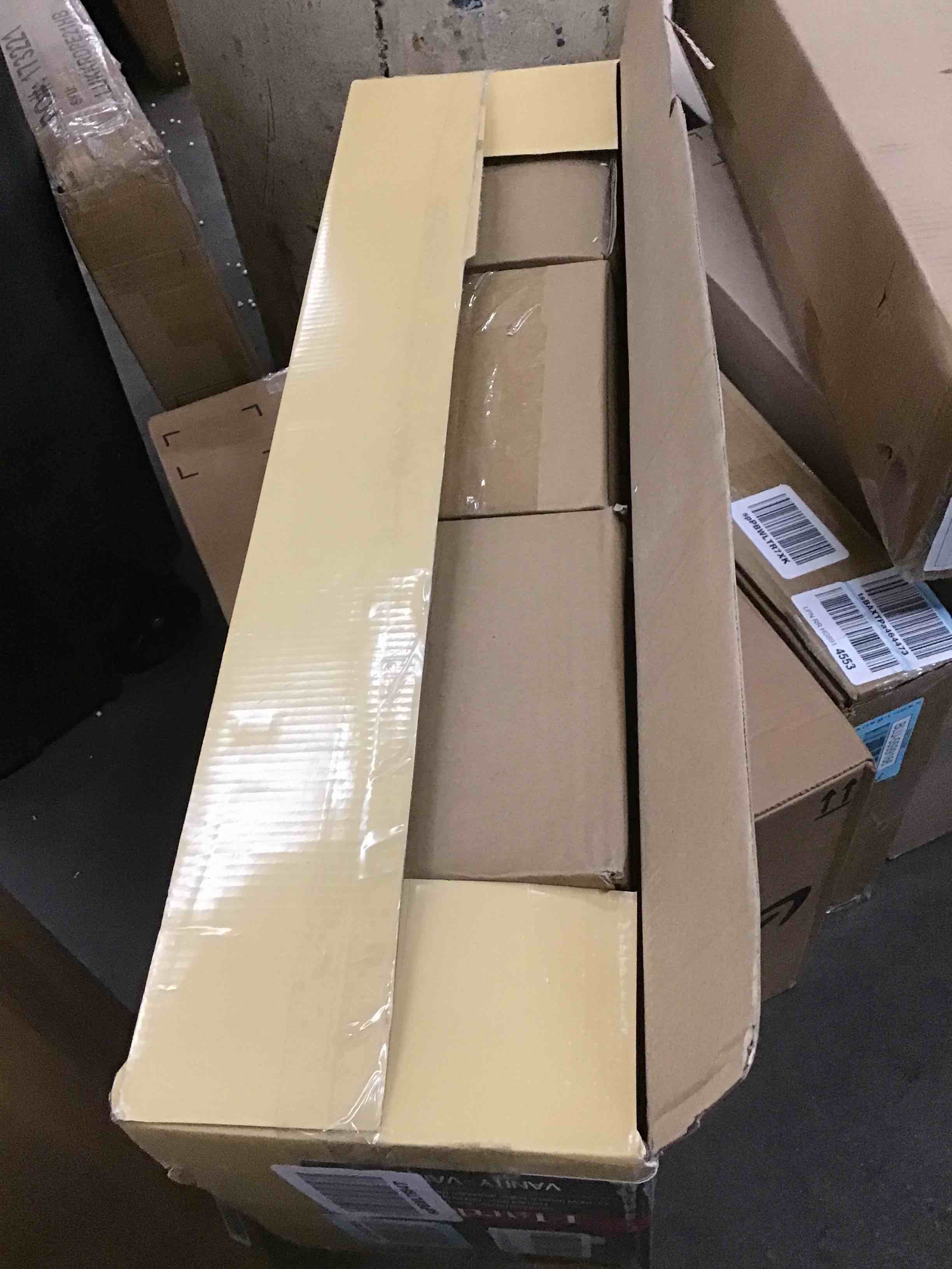 https://s3.amazonaws.com/lotting-images-prod/bidfta/BLU5599168_1704551242137.jpeg