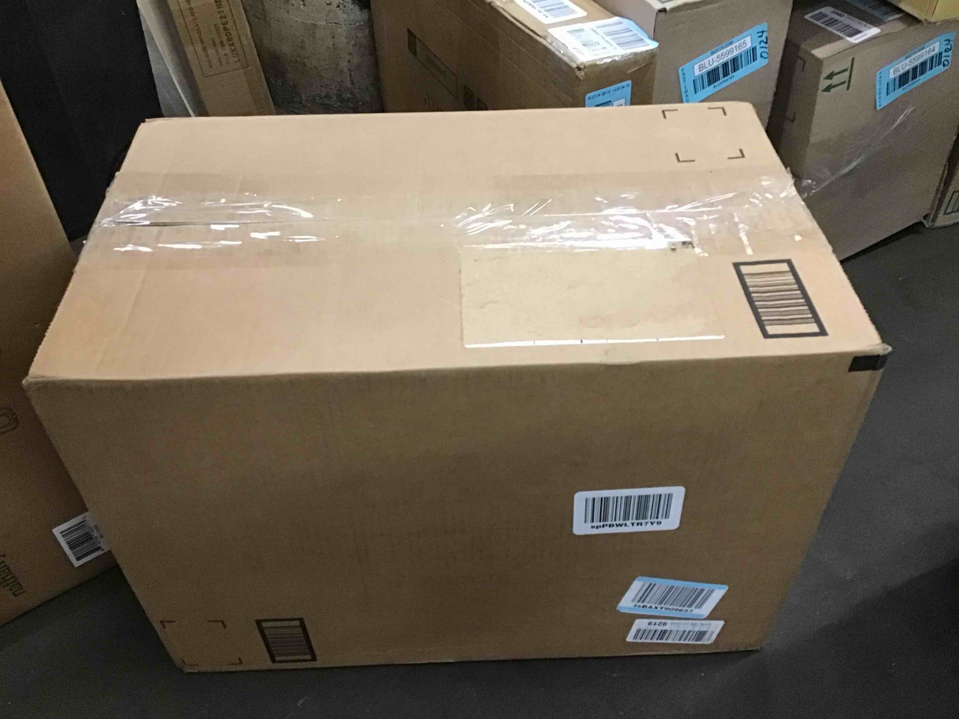 https://s3.amazonaws.com/lotting-images-prod/bidfta/BLU5599169_1704551339768.jpeg