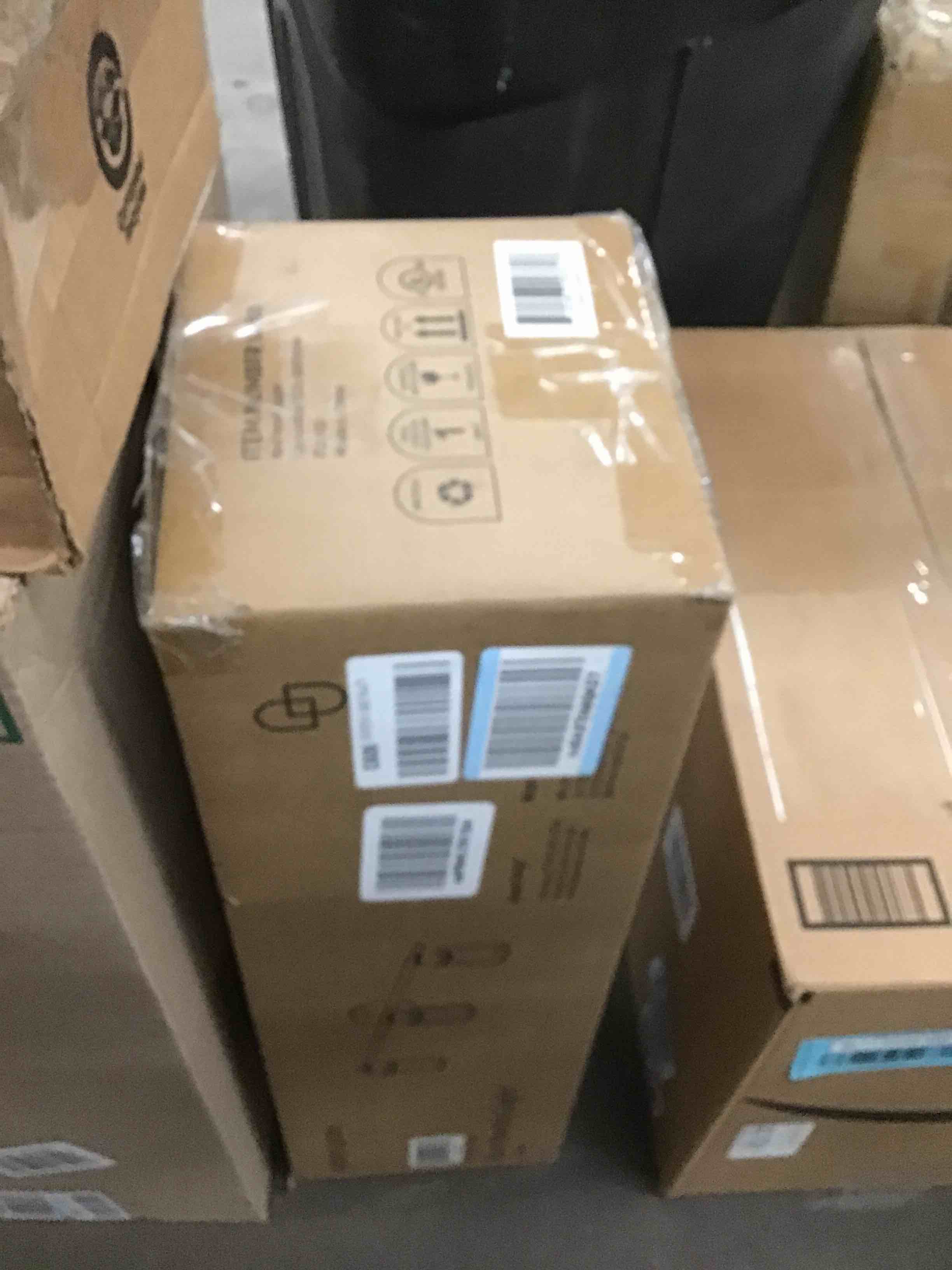 https://s3.amazonaws.com/lotting-images-prod/bidfta/BLU5599170_1704551539333.jpeg