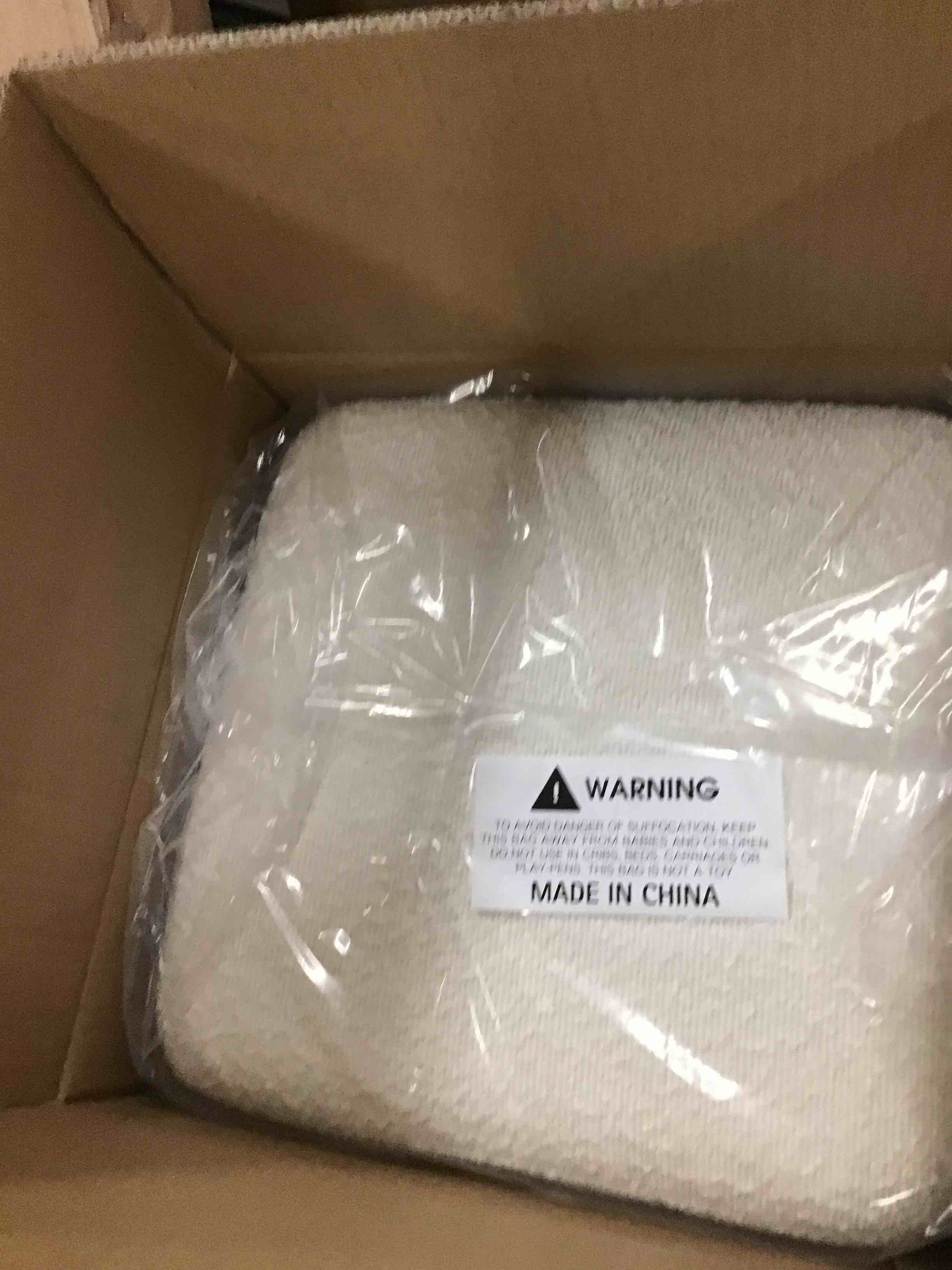 https://s3.amazonaws.com/lotting-images-prod/bidfta/BLU5599176_1704552835287.jpeg