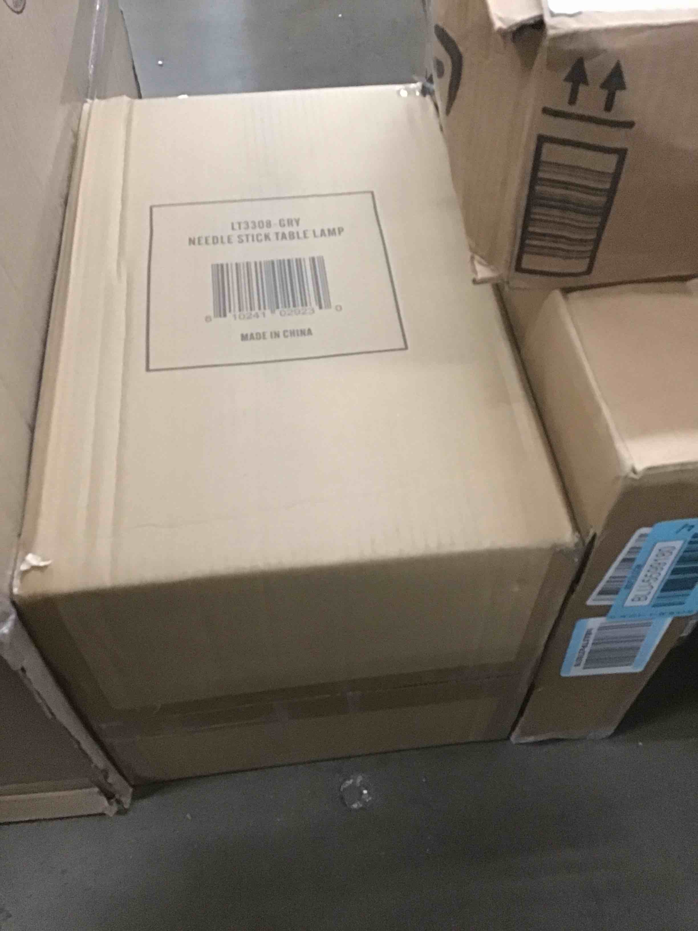 https://s3.amazonaws.com/lotting-images-prod/bidfta/BLU5599183_1704554713026.jpeg