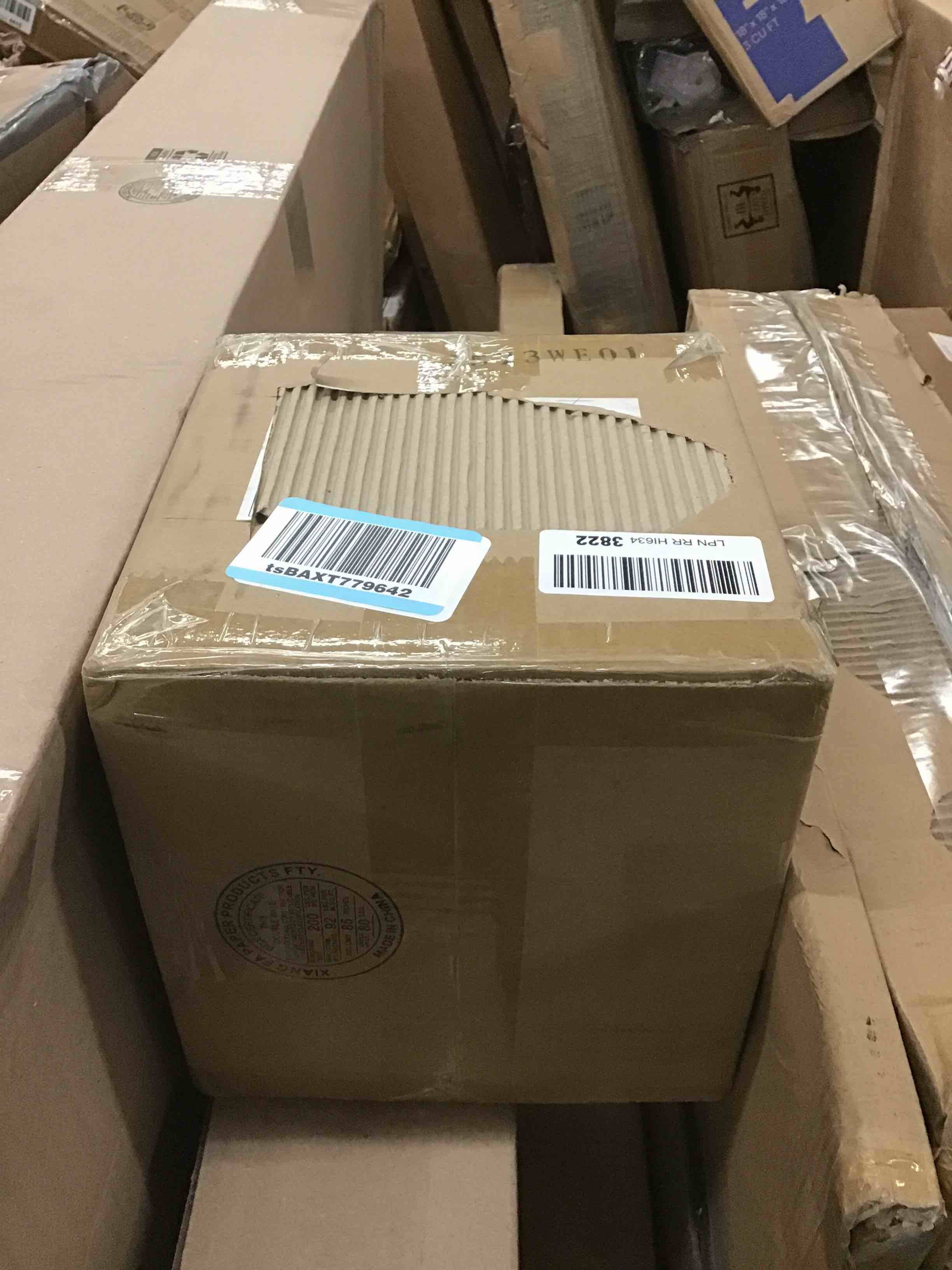 https://s3.amazonaws.com/lotting-images-prod/bidfta/BLU5599571_1705420790415.jpeg