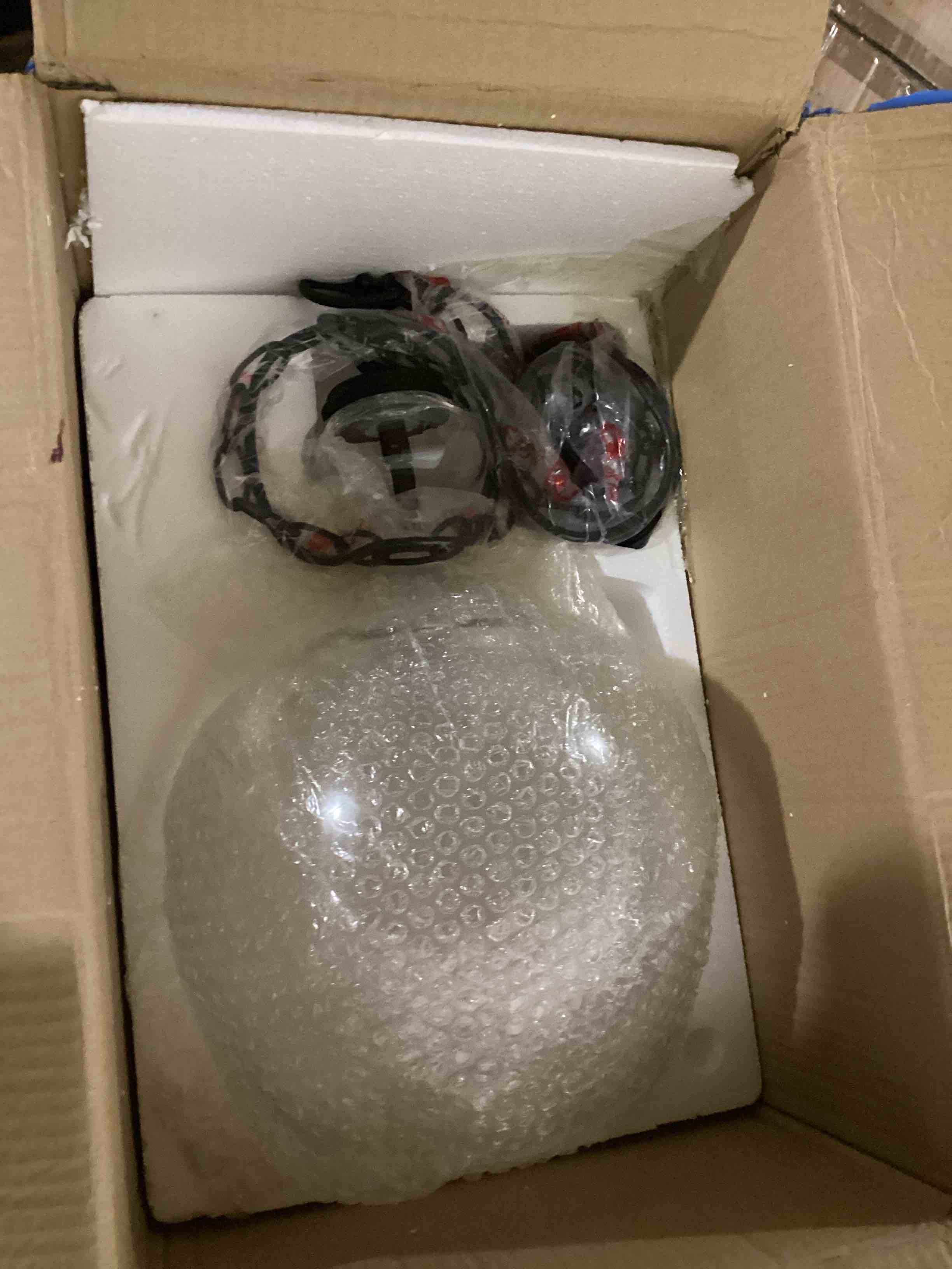 https://s3.amazonaws.com/lotting-images-prod/bidfta/BLU5601057_1702491442478.jpeg