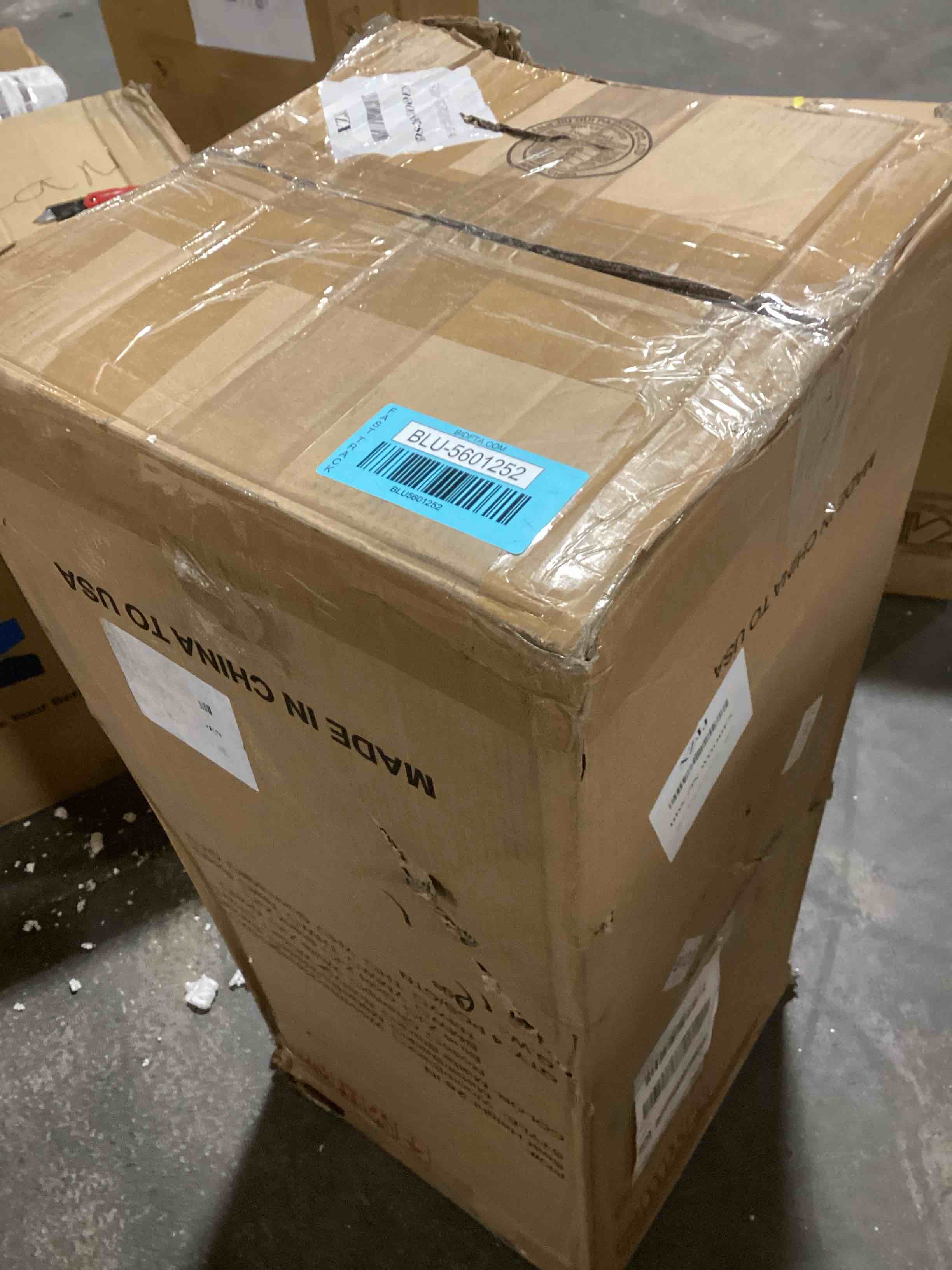 https://s3.amazonaws.com/lotting-images-prod/bidfta/BLU5601252_1702672657272.jpeg