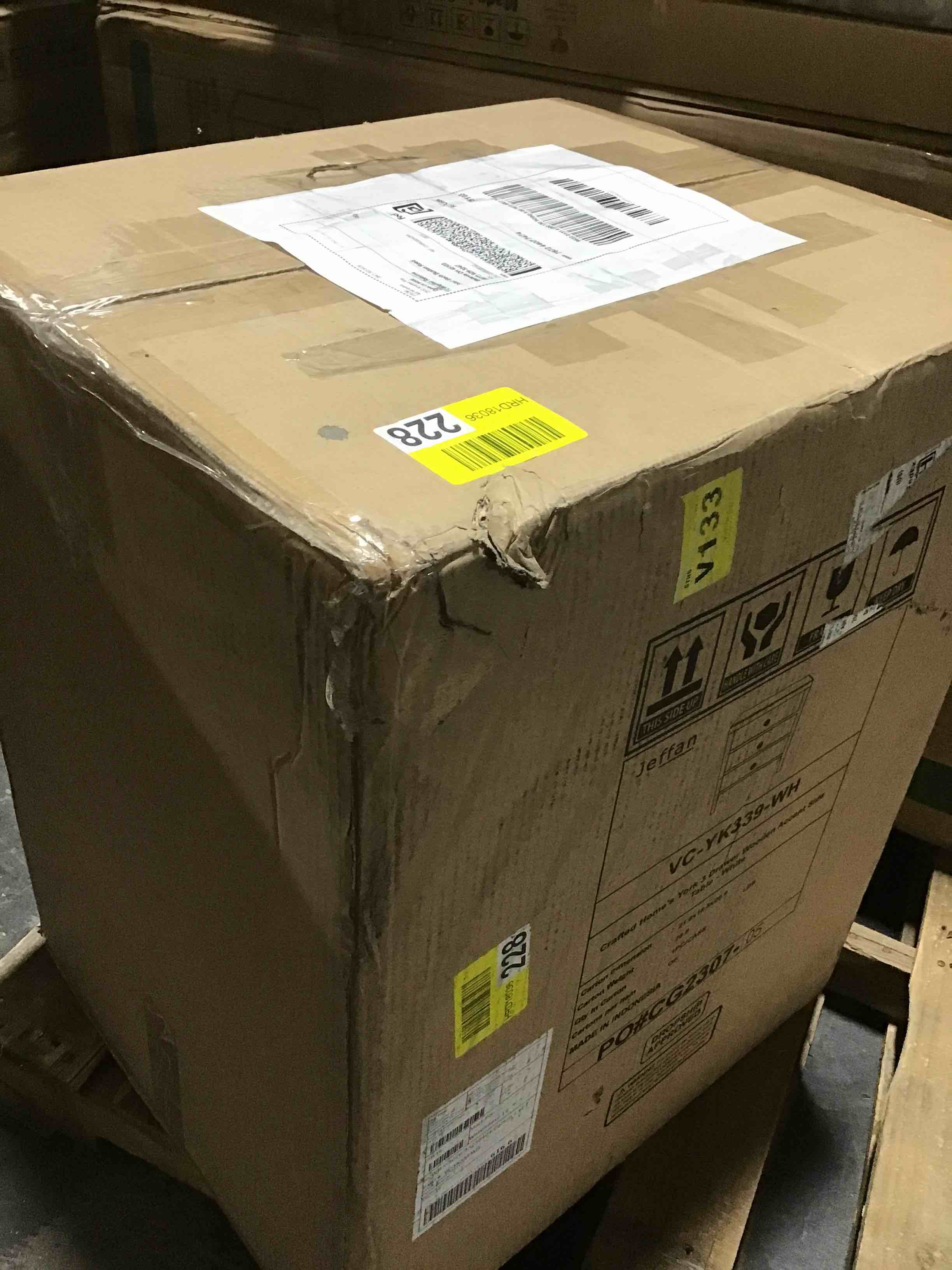 https://s3.amazonaws.com/lotting-images-prod/bidfta/BLU5602130_1702060558981.jpeg