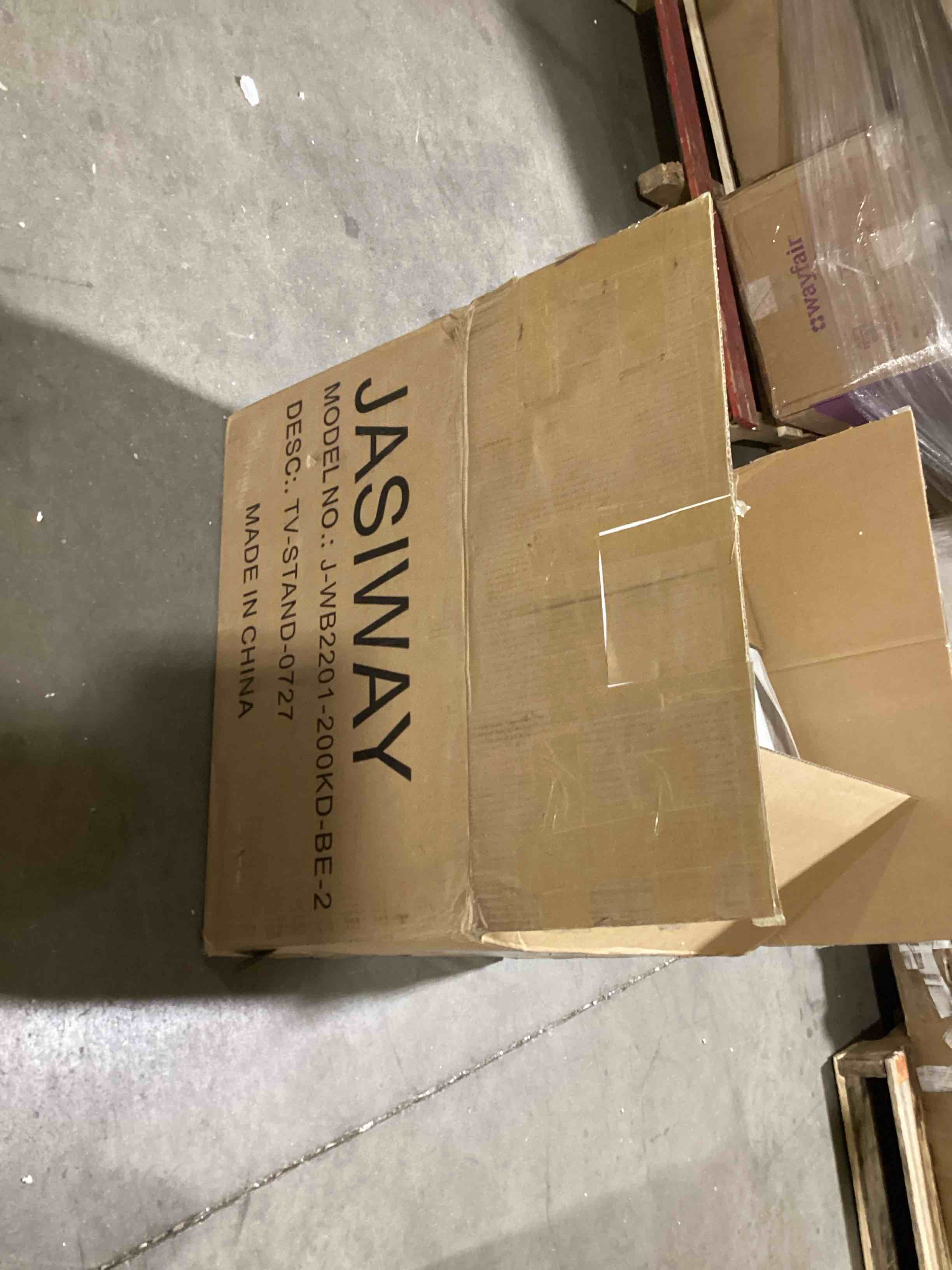 https://s3.amazonaws.com/lotting-images-prod/bidfta/BLU5603194_1700239695355.jpeg