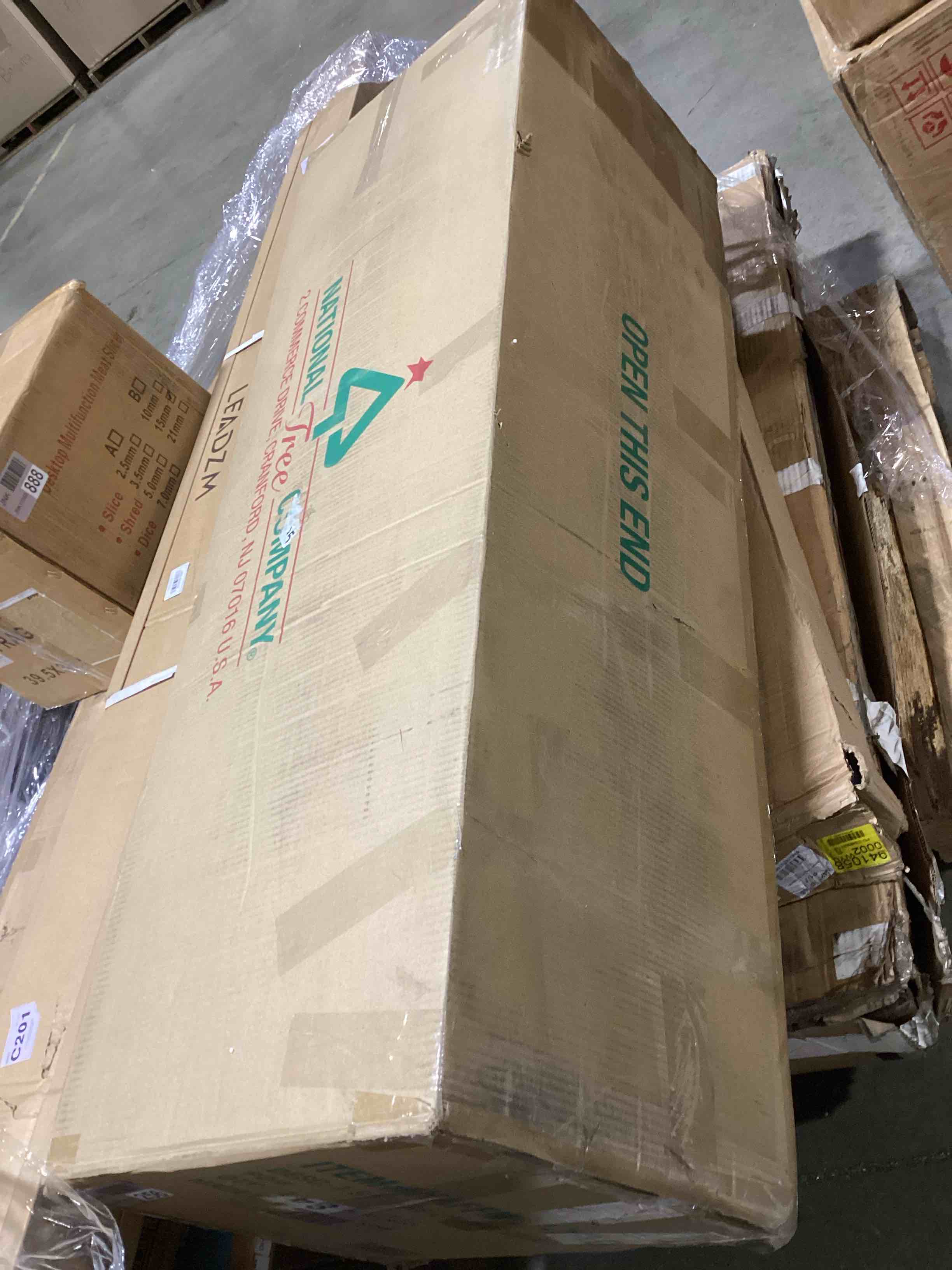 https://s3.amazonaws.com/lotting-images-prod/bidfta/BLU5603198_1700242609167.jpeg
