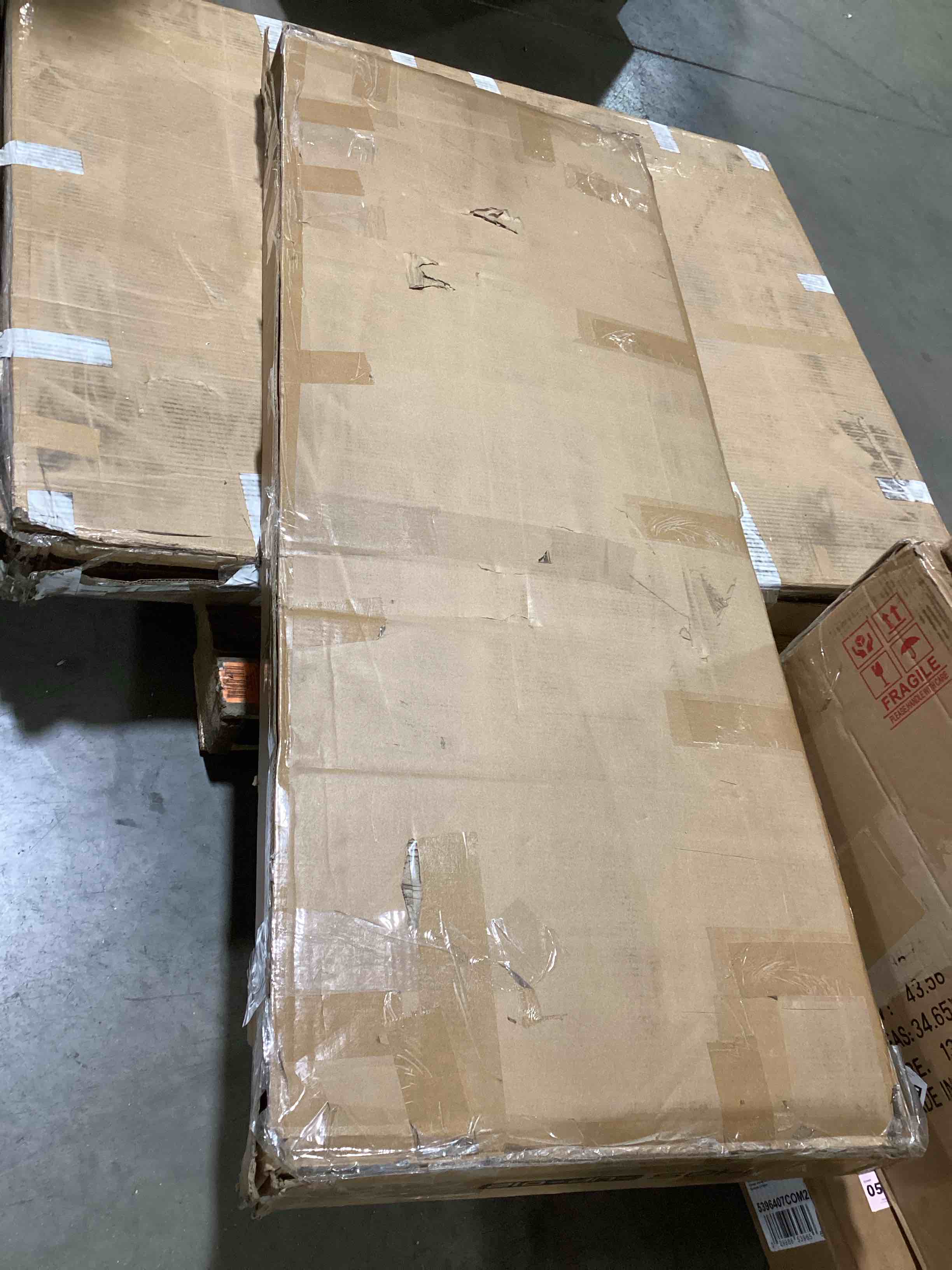 https://s3.amazonaws.com/lotting-images-prod/bidfta/BLU5603203_1700244114796.jpeg