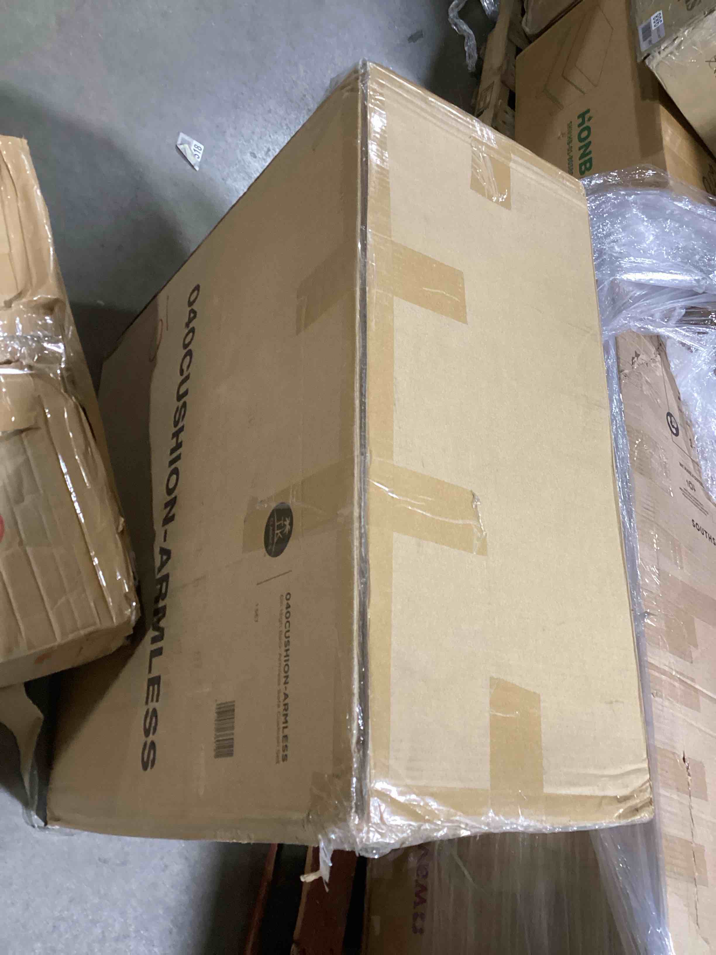 https://s3.amazonaws.com/lotting-images-prod/bidfta/BLU5603207_1700244829519.jpeg