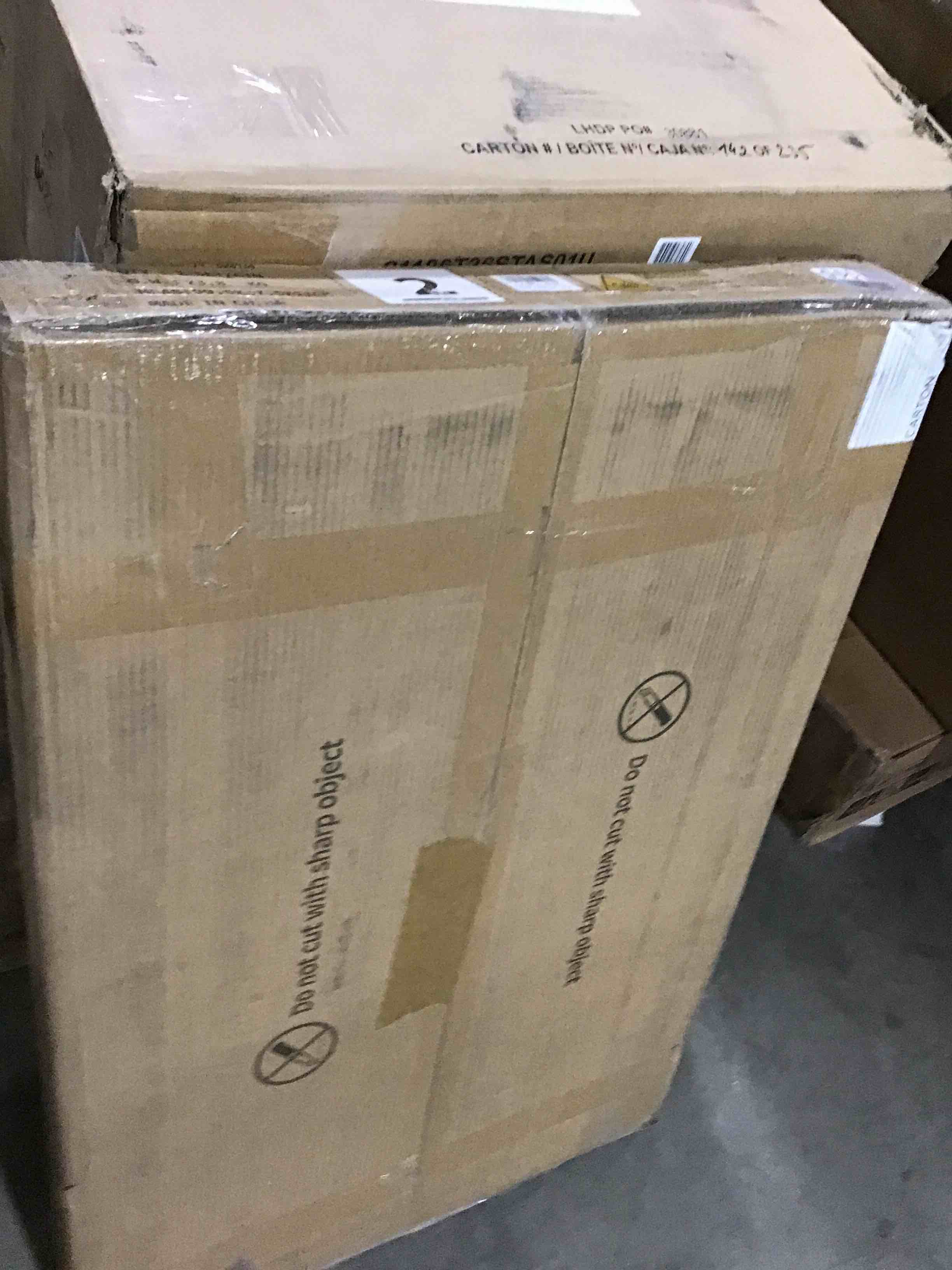 https://s3.amazonaws.com/lotting-images-prod/bidfta/BLU5603580_1700859784788.jpeg