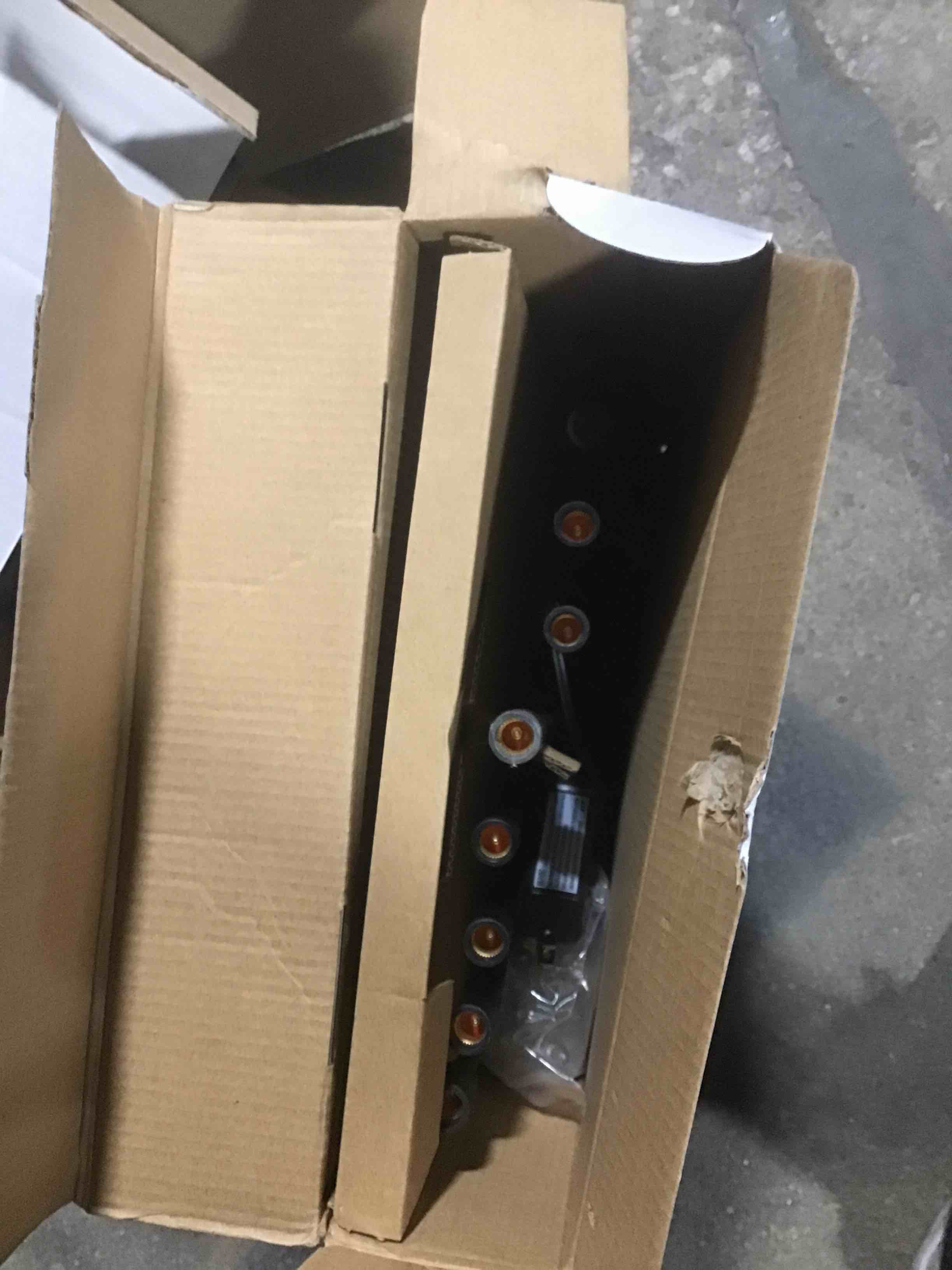 https://s3.amazonaws.com/lotting-images-prod/bidfta/BLU5605195_1701971965006.jpeg