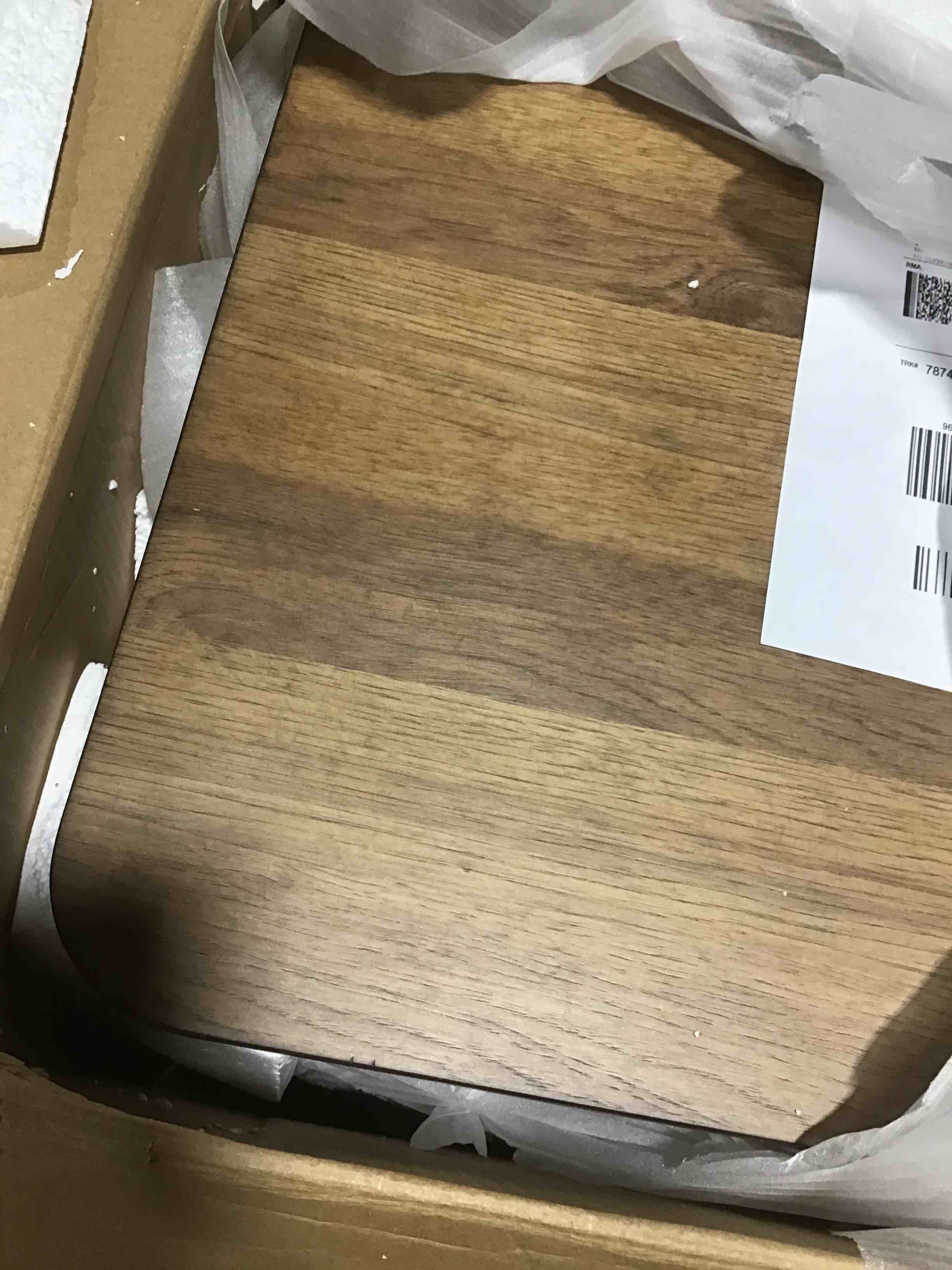 https://s3.amazonaws.com/lotting-images-prod/bidfta/BLU5605707_1702579163233.jpeg