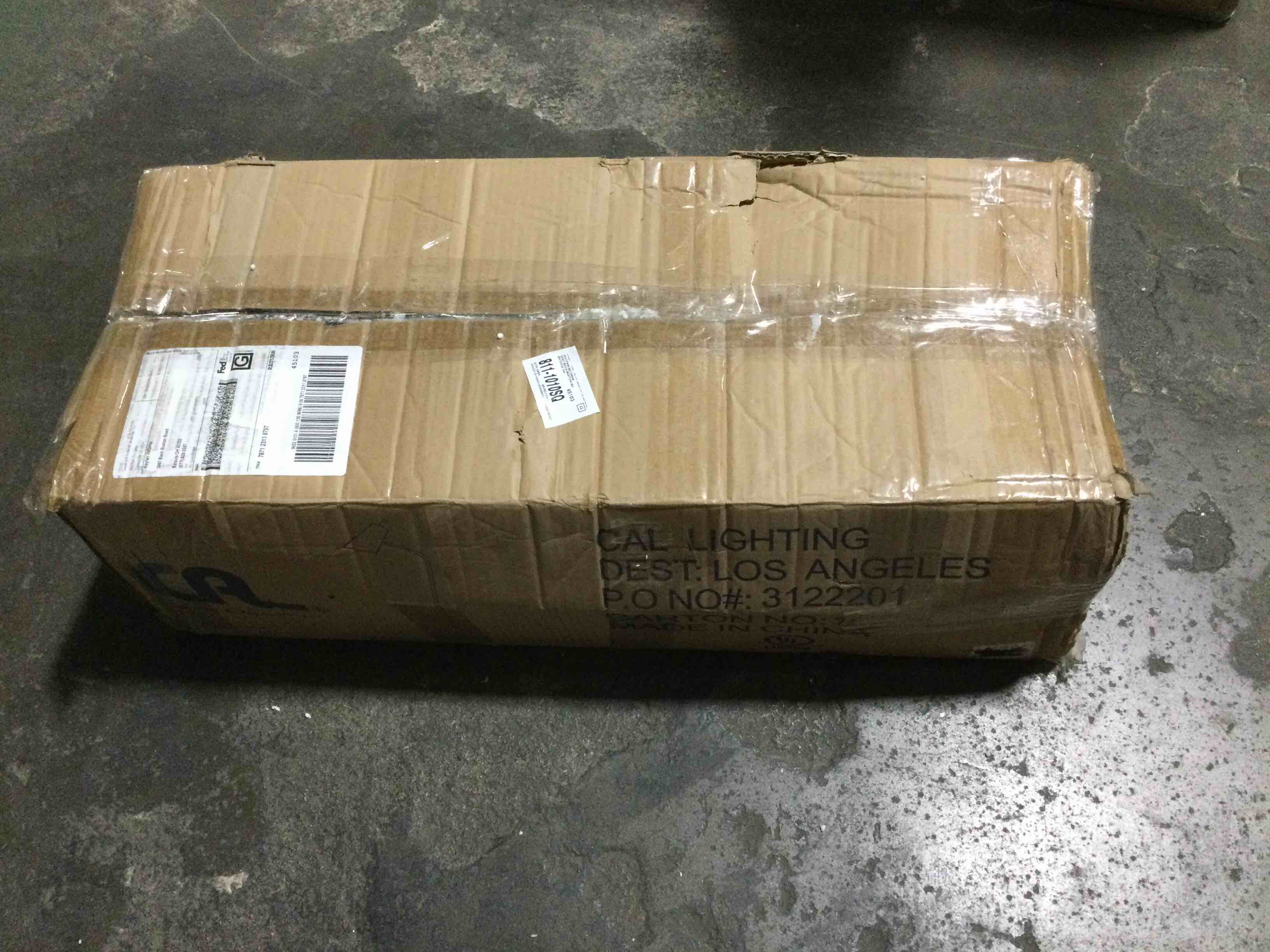 https://s3.amazonaws.com/lotting-images-prod/bidfta/BLU5605843_1702733630161.jpeg