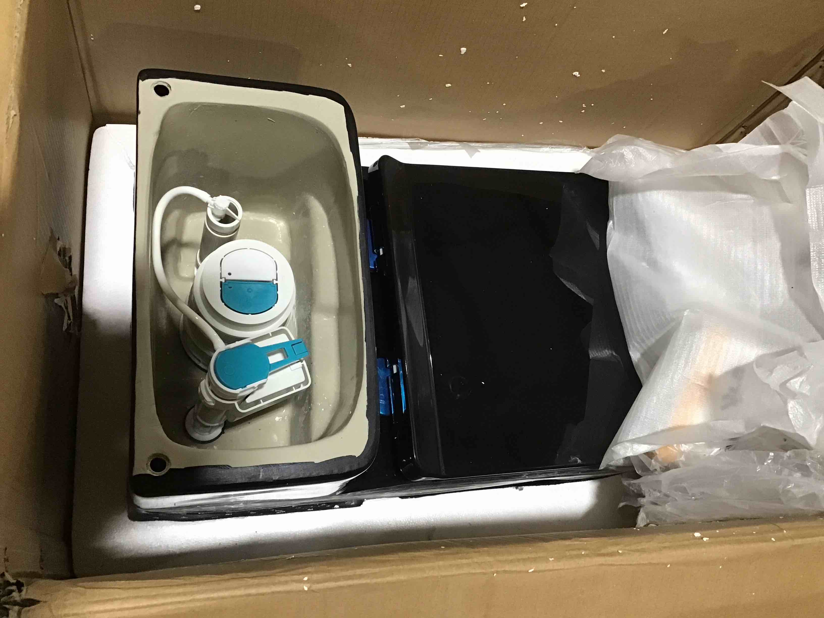 https://s3.amazonaws.com/lotting-images-prod/bidfta/BLU5607376_1702386557412.jpeg